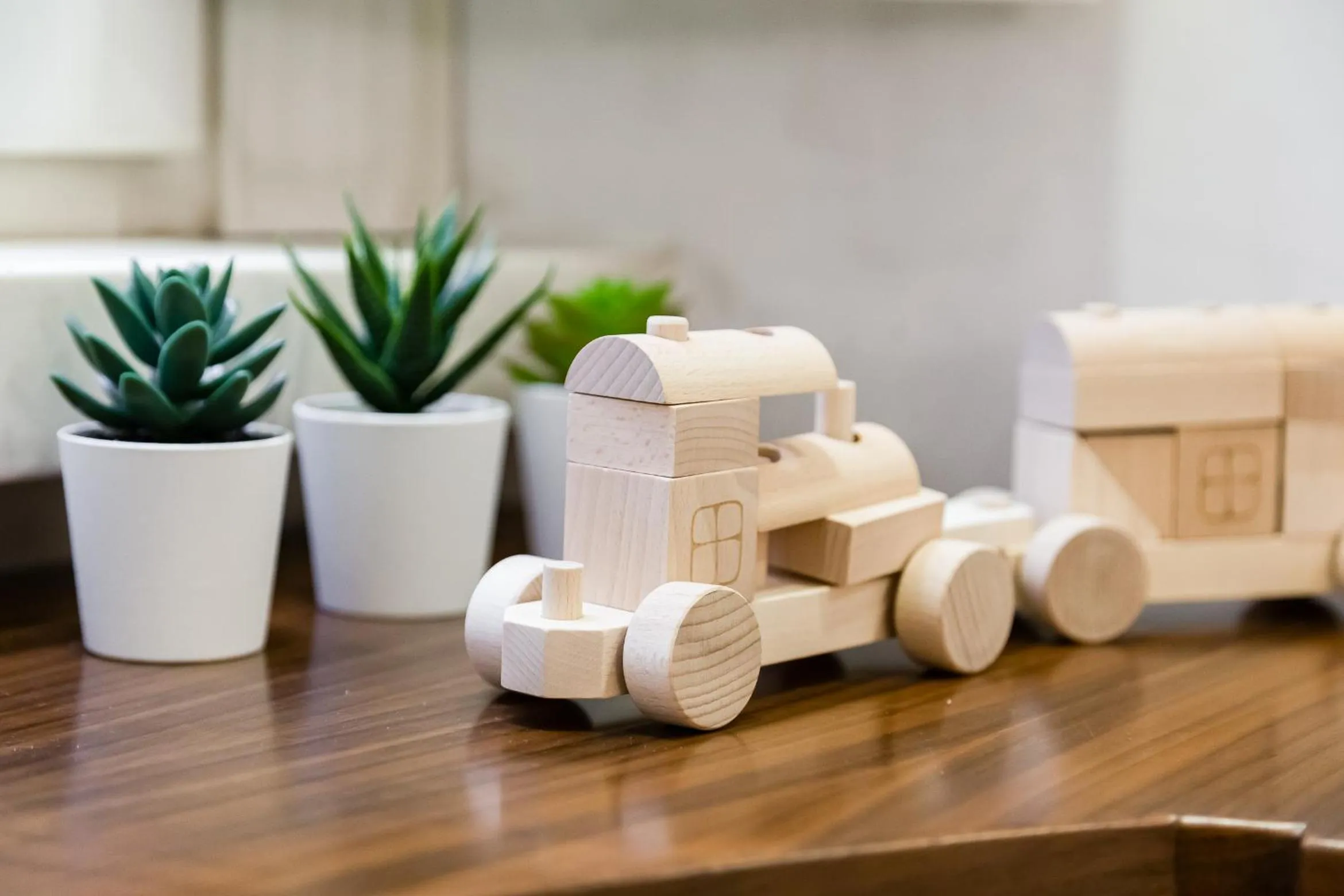 Decorative detail in Pantheon Antique Suite