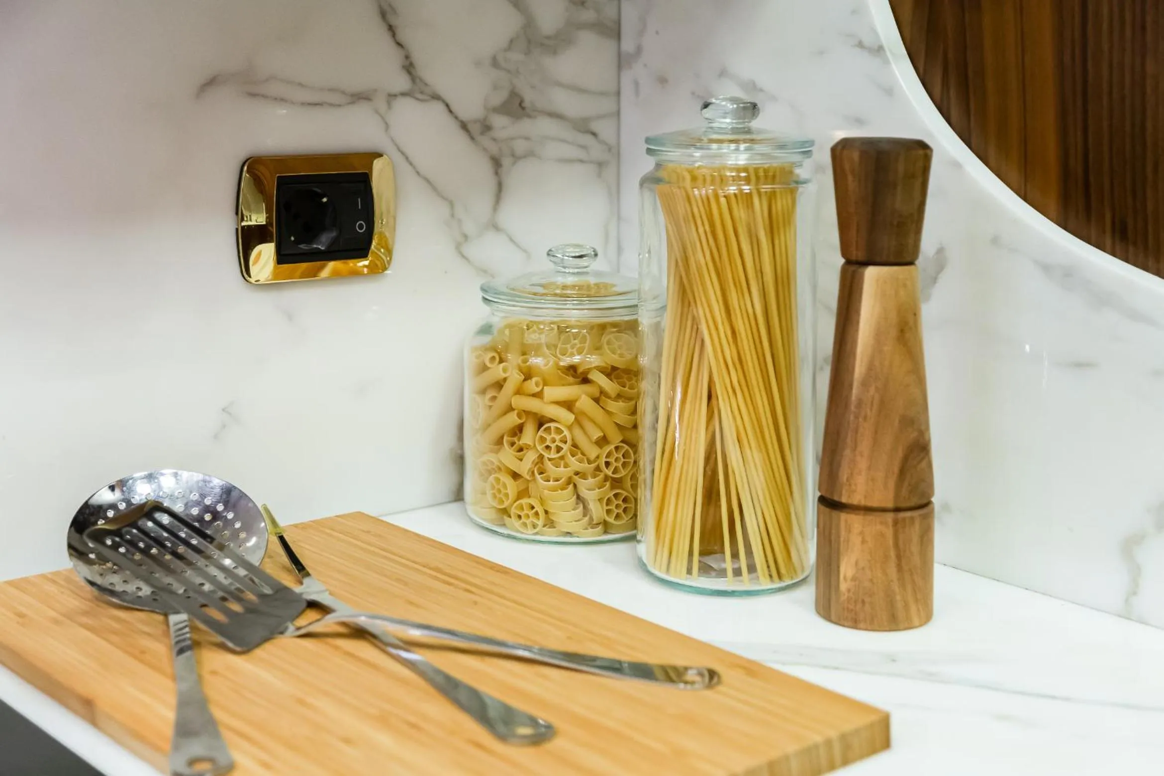 Kitchen or kitchenette in Pantheon Antique Suite