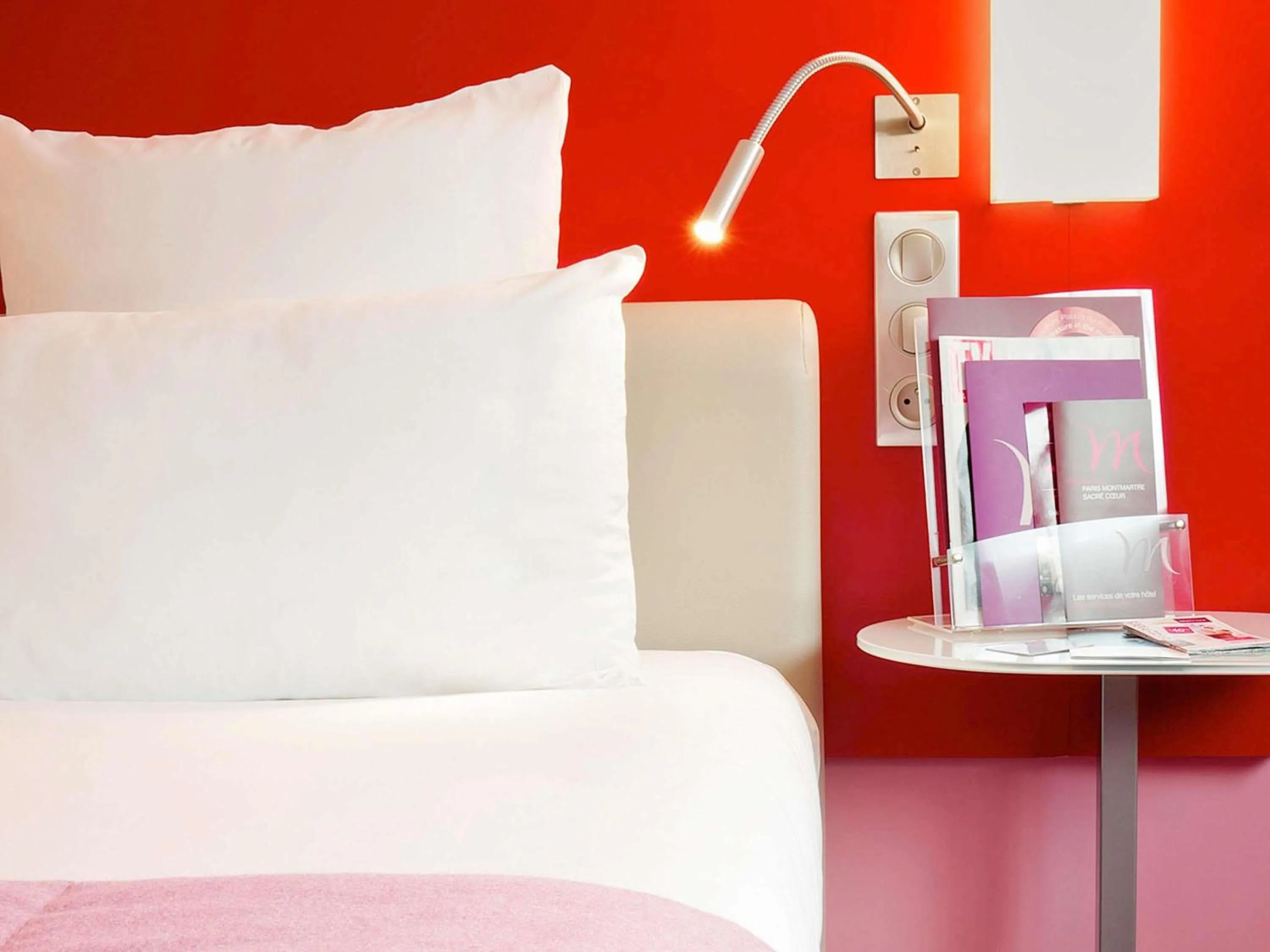 Bedroom, Bed in Mercure Paris Montmartre Sacré Coeur