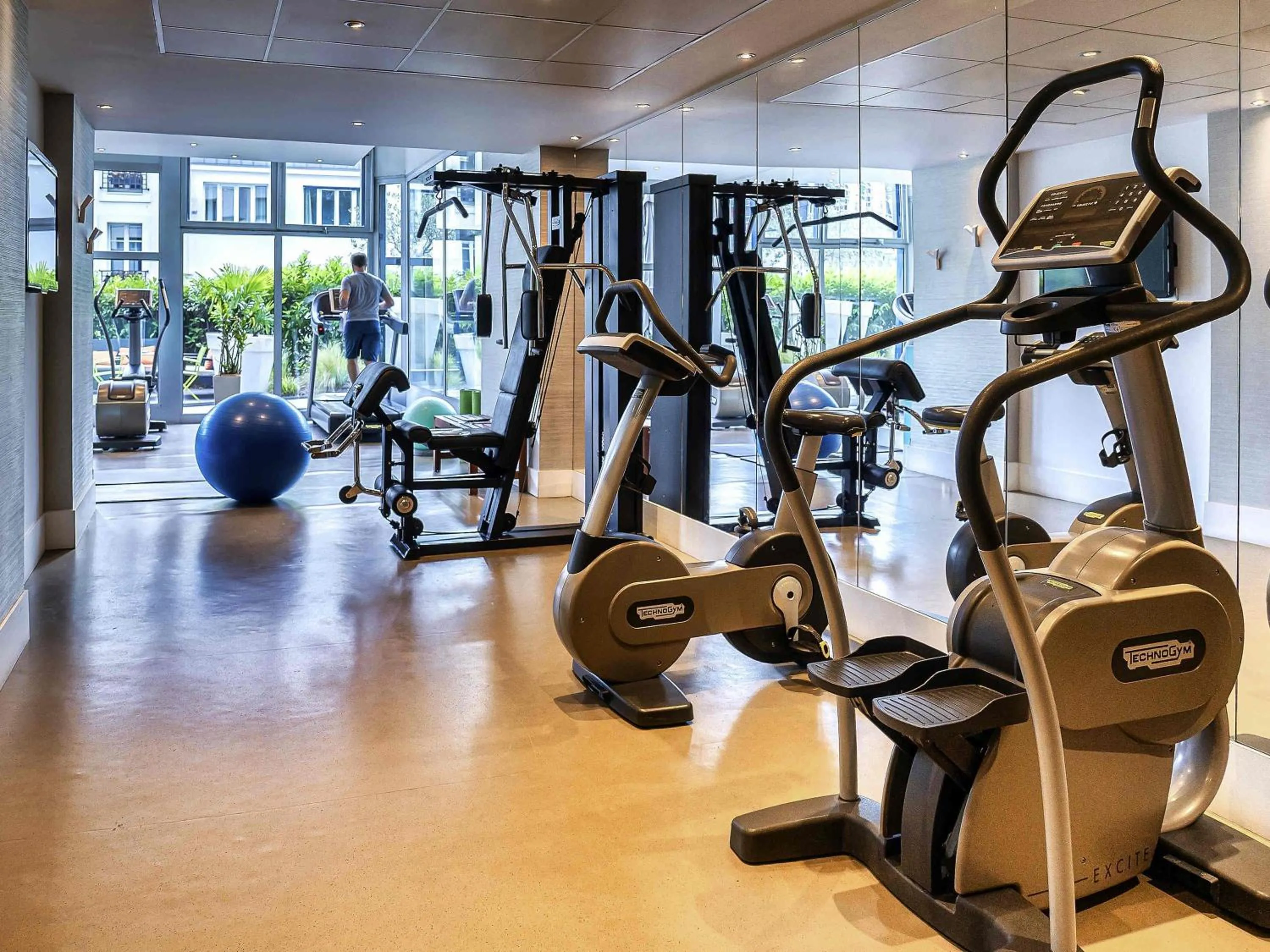 Fitness centre/facilities in Mercure Paris Montmartre Sacré Coeur