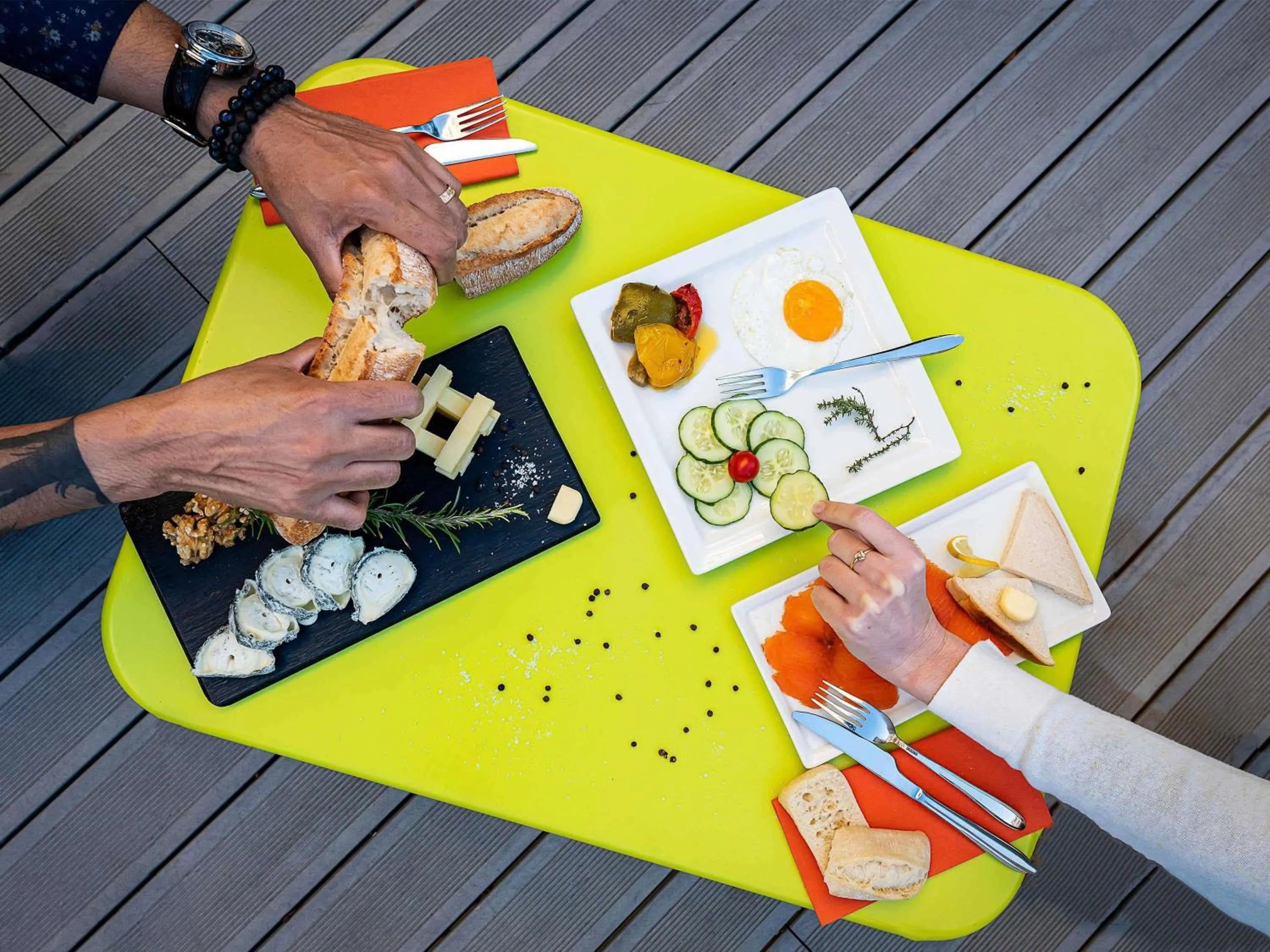 Restaurant/places to eat in Mercure Paris Montmartre Sacré Coeur