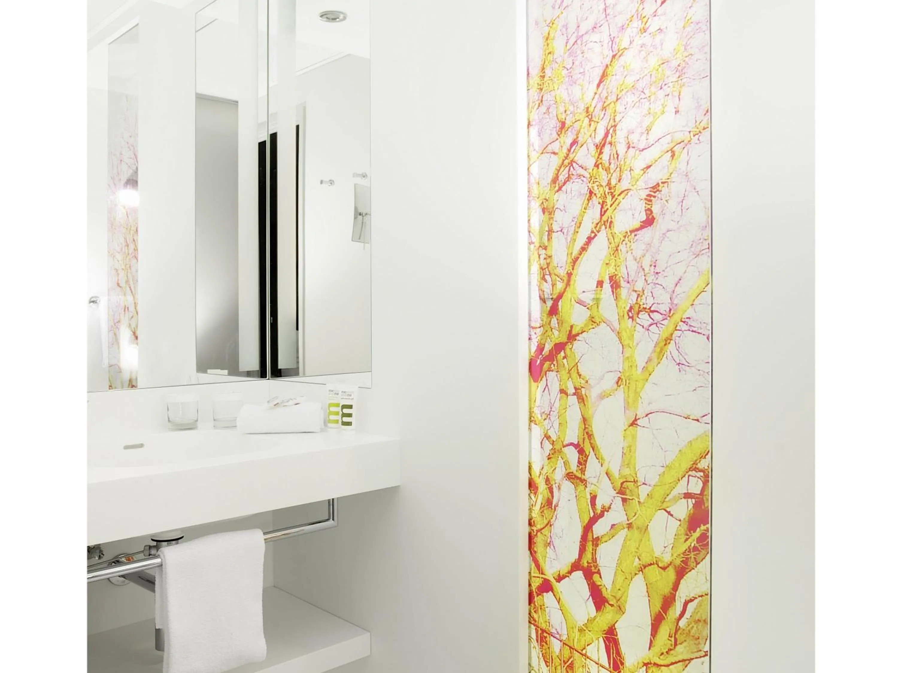 Bedroom in Mercure Paris Montmartre Sacré Coeur