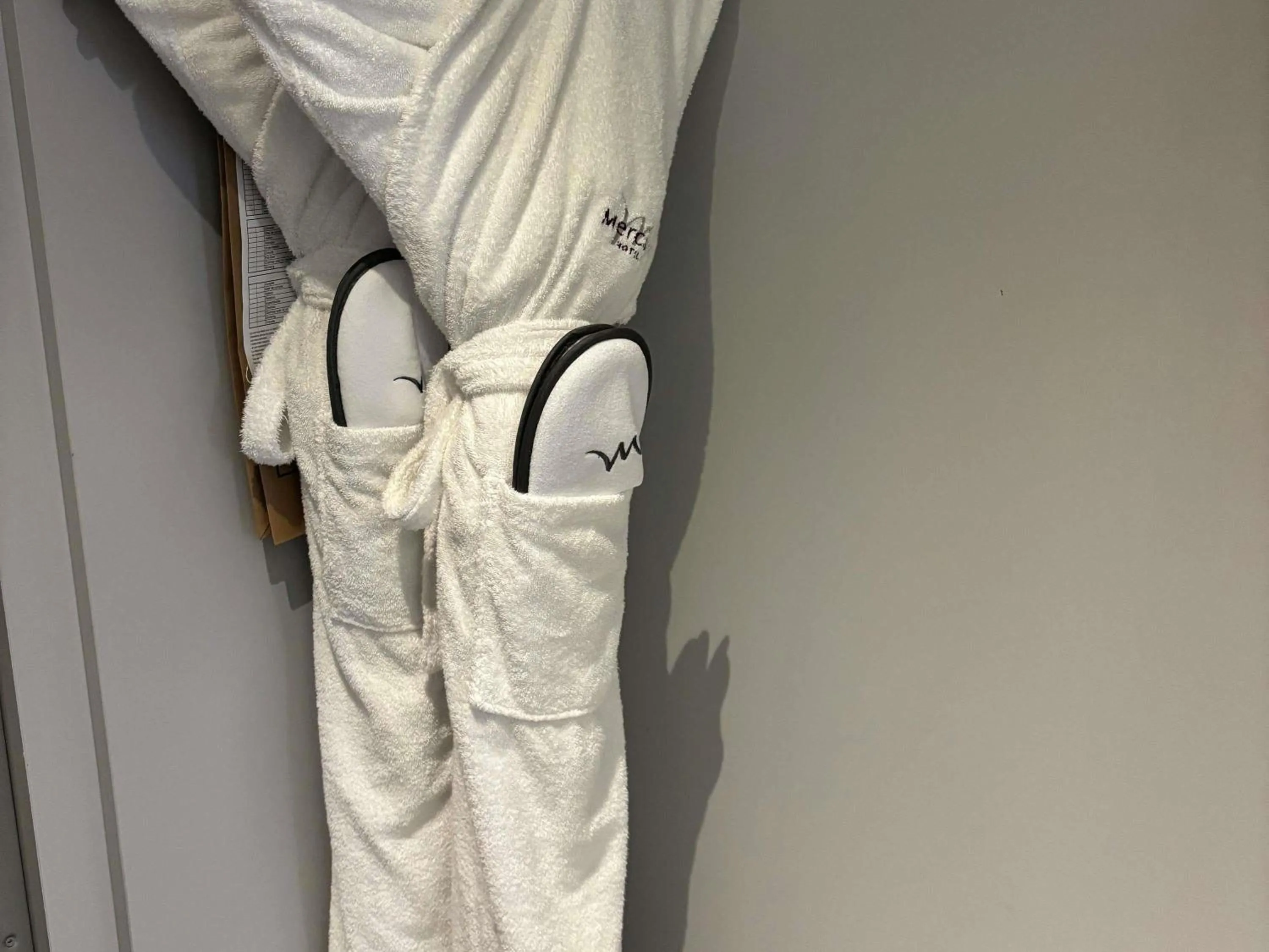 Bedroom in Mercure Paris Montmartre Sacré Coeur