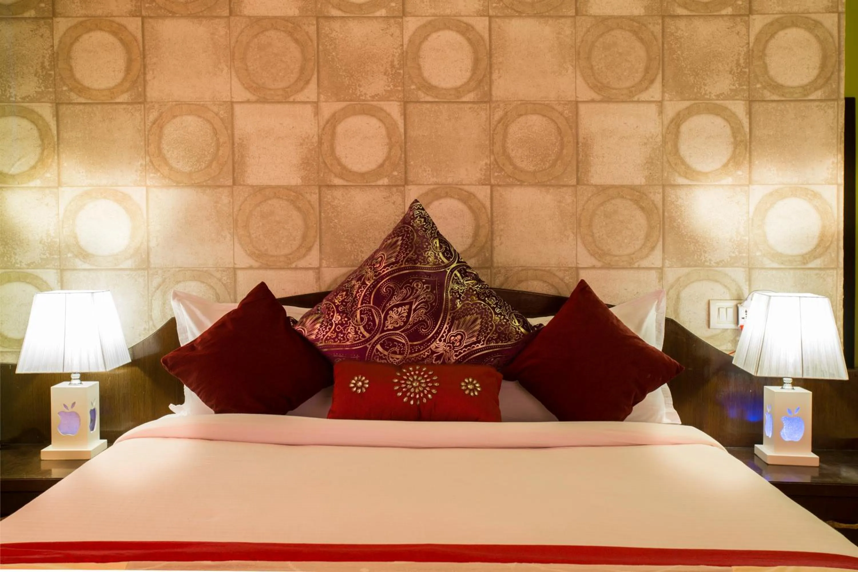 Bed in Golden Kuensel Resort & Spa