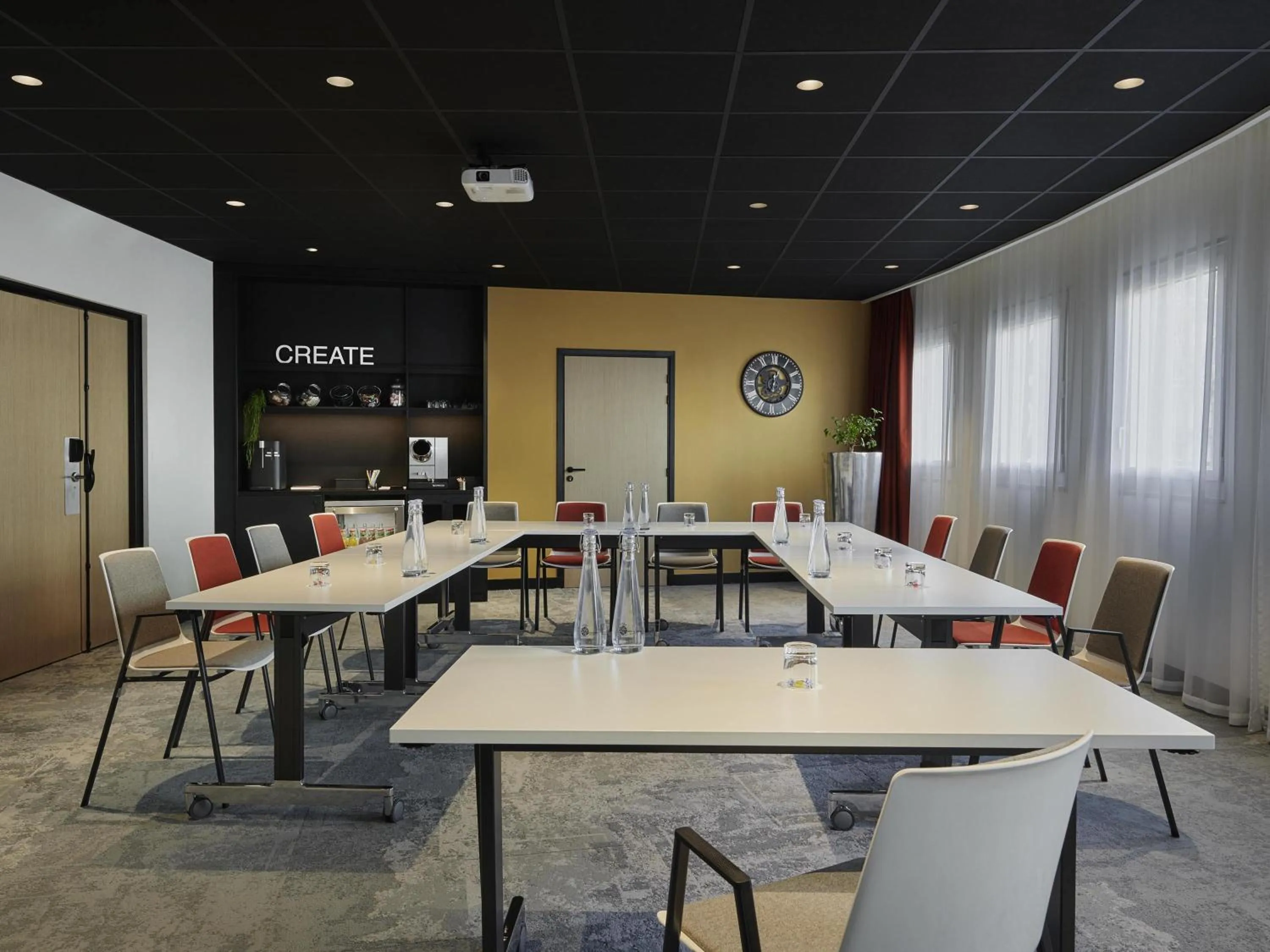 Meeting/conference room in Mercure Paris La Défense