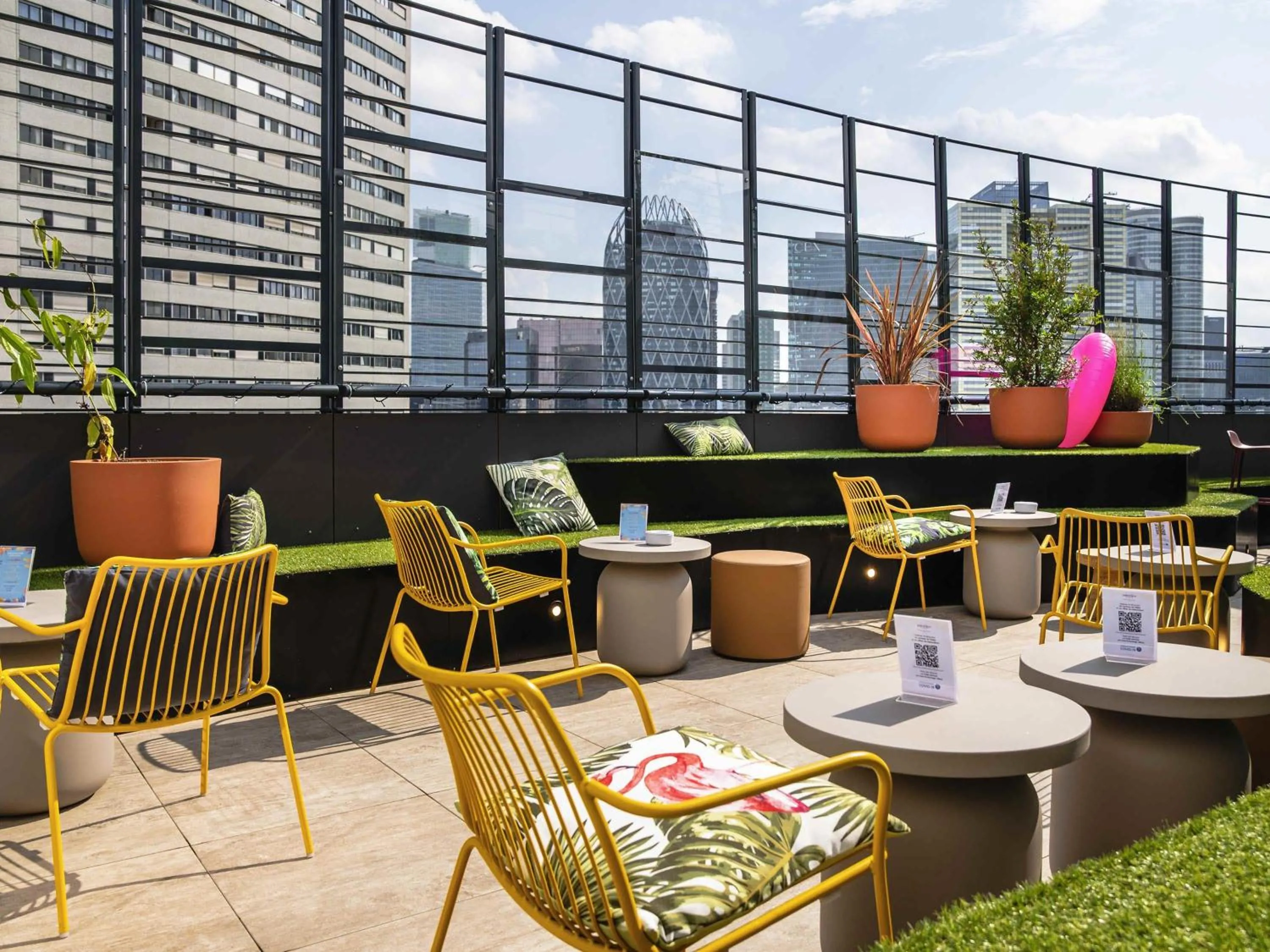 Lounge or bar in Mercure Paris La Défense