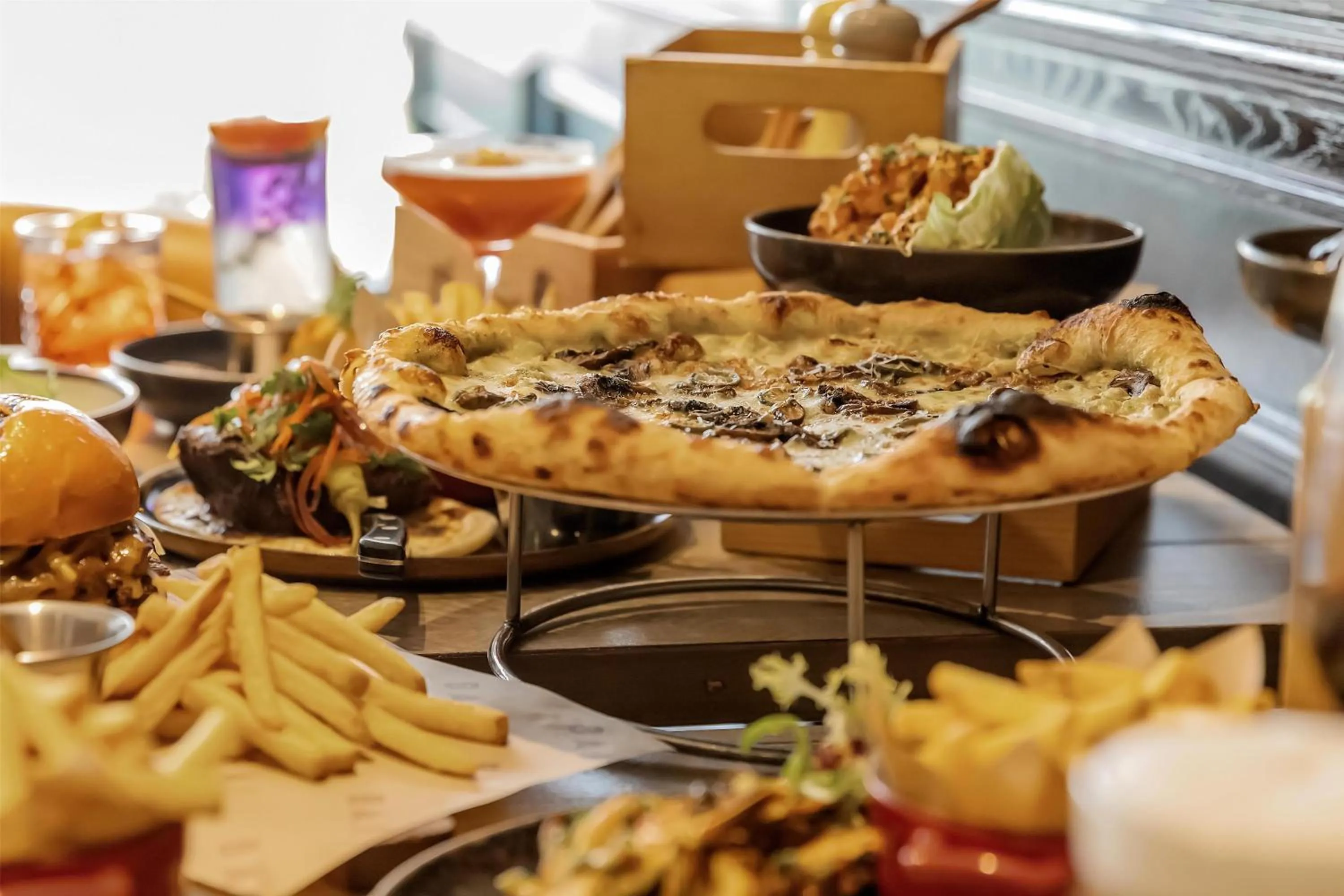 Lounge or bar in Radisson Blu Hotel, Dubai Canal View