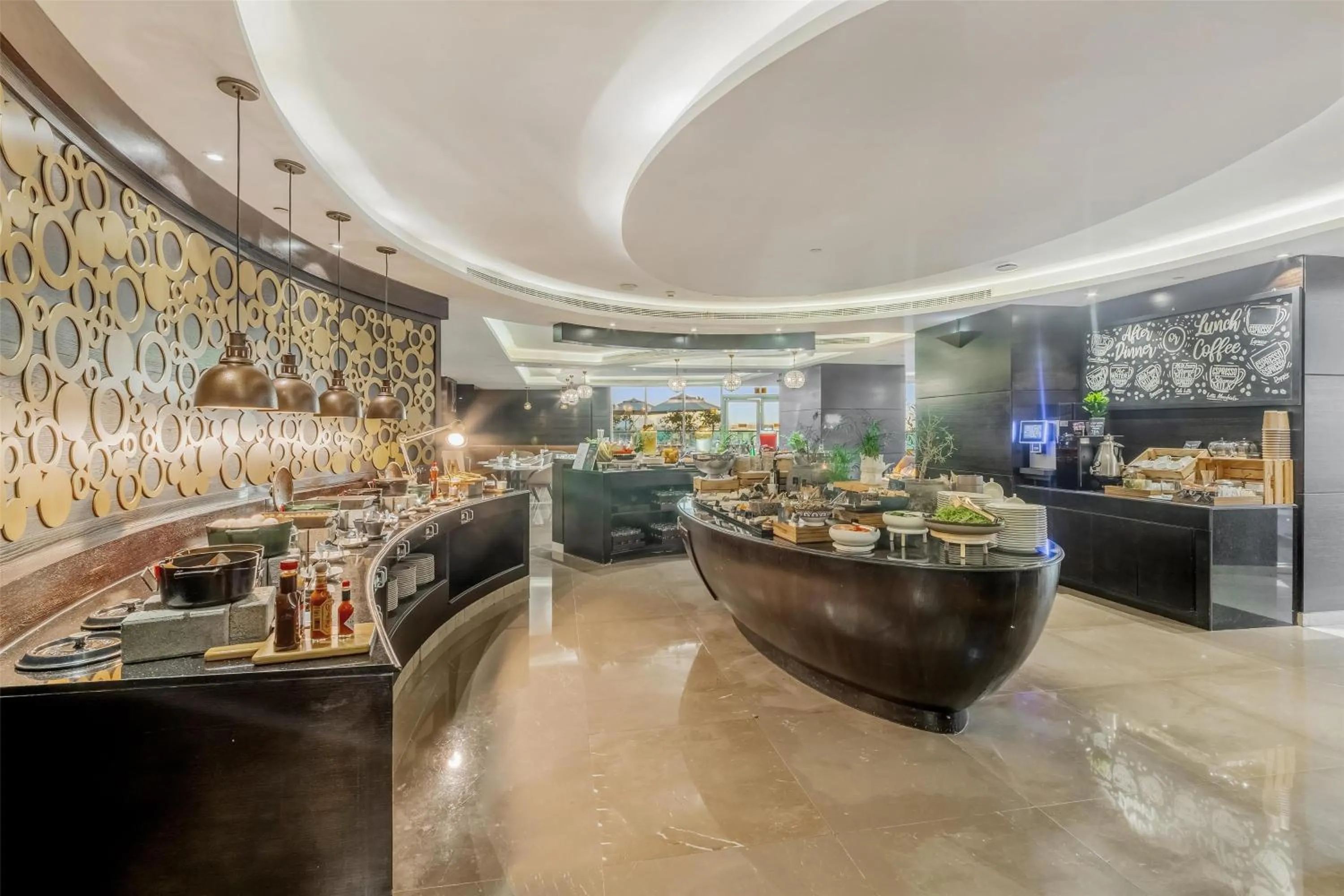 Restaurant/places to eat in Radisson Blu Hotel, Dubai Canal View