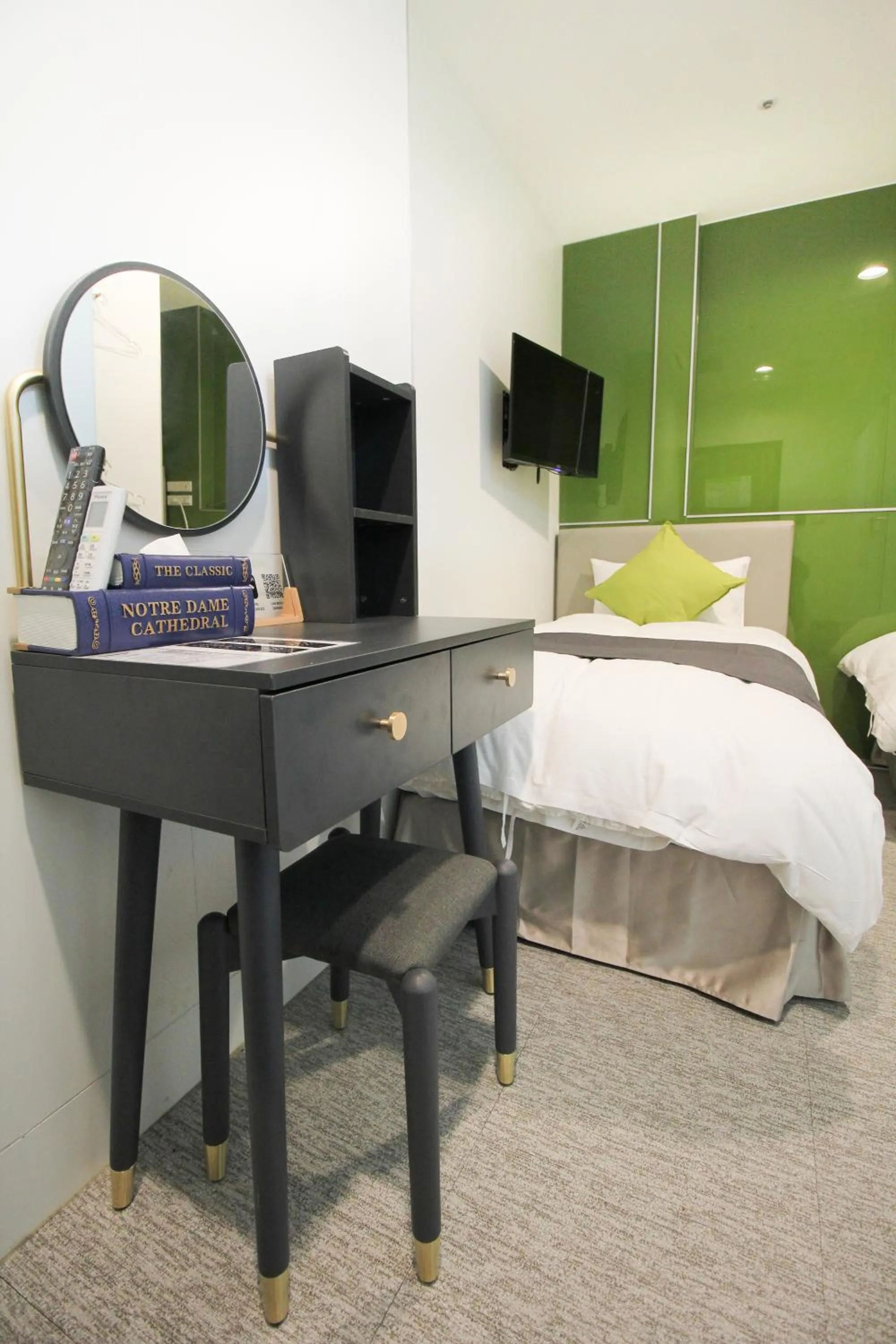 TV and multimedia, Bed in T.O. Hotel - Taipei station