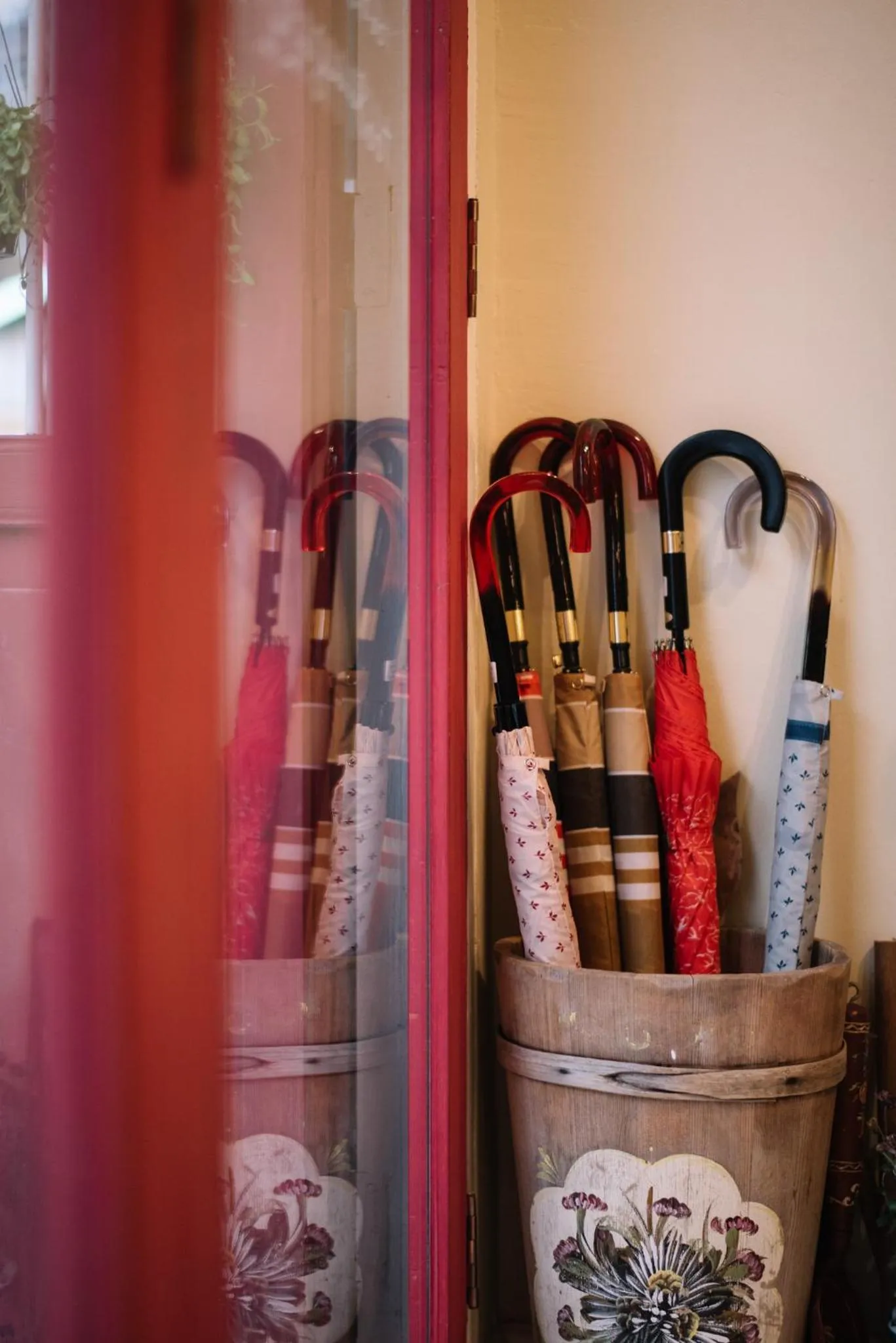 Decorative detail in Lhong Yaowarat hostel