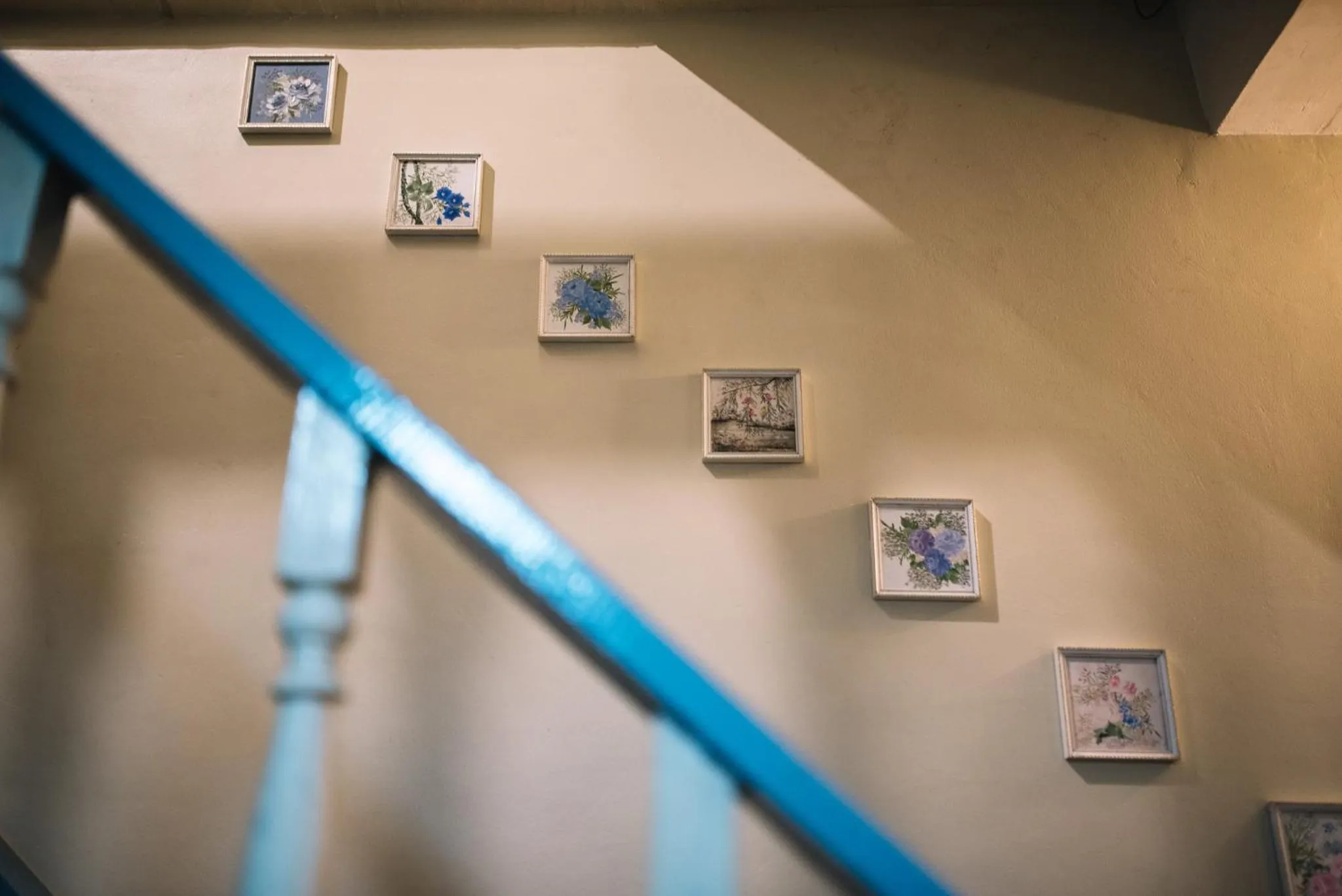 Decorative detail in Lhong Yaowarat hostel