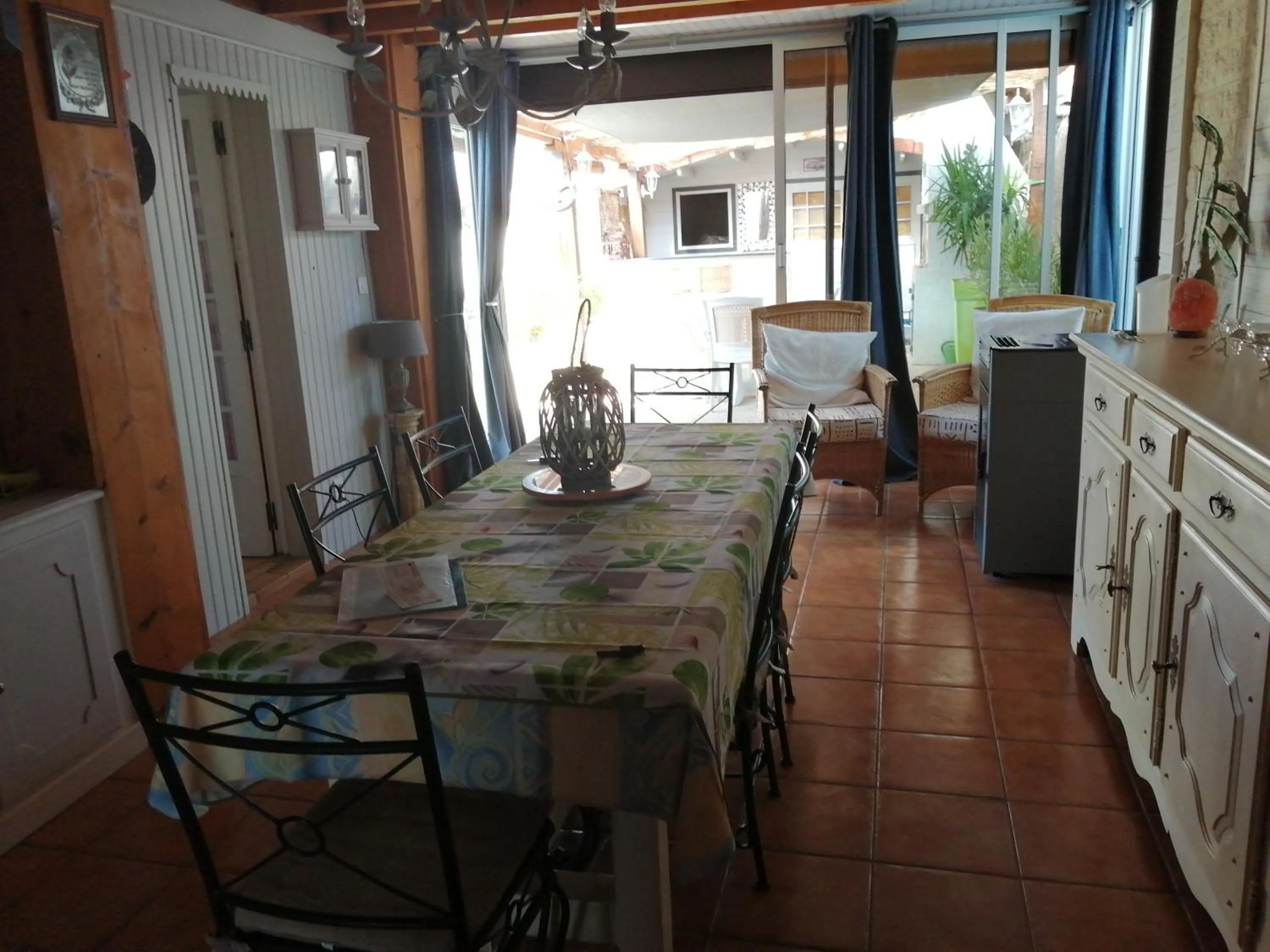 Dining area in Chambres d'hôtes le Clos de la Presle