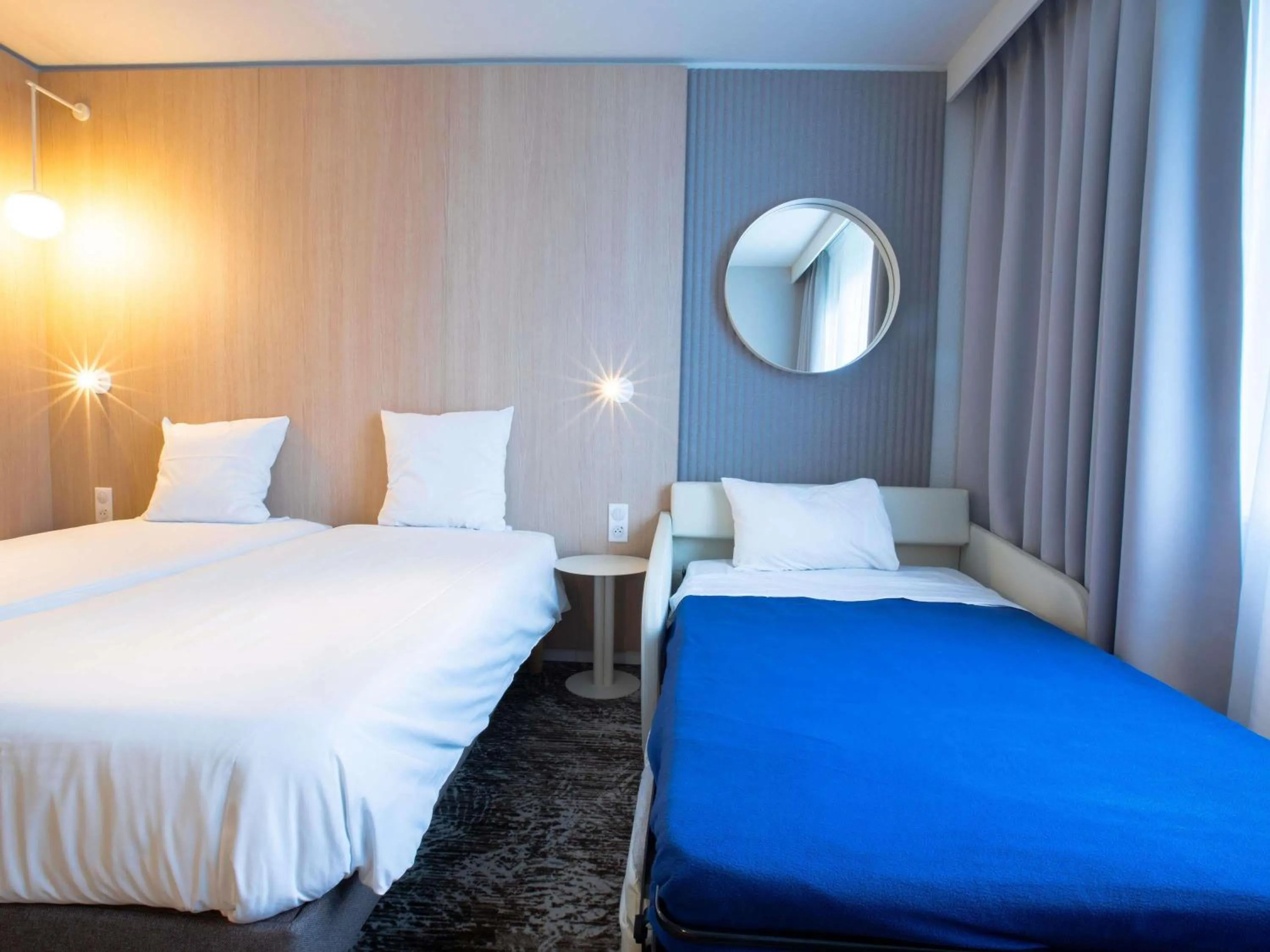 Bedroom, Bed in Novotel Mulhouse Bâle Fribourg