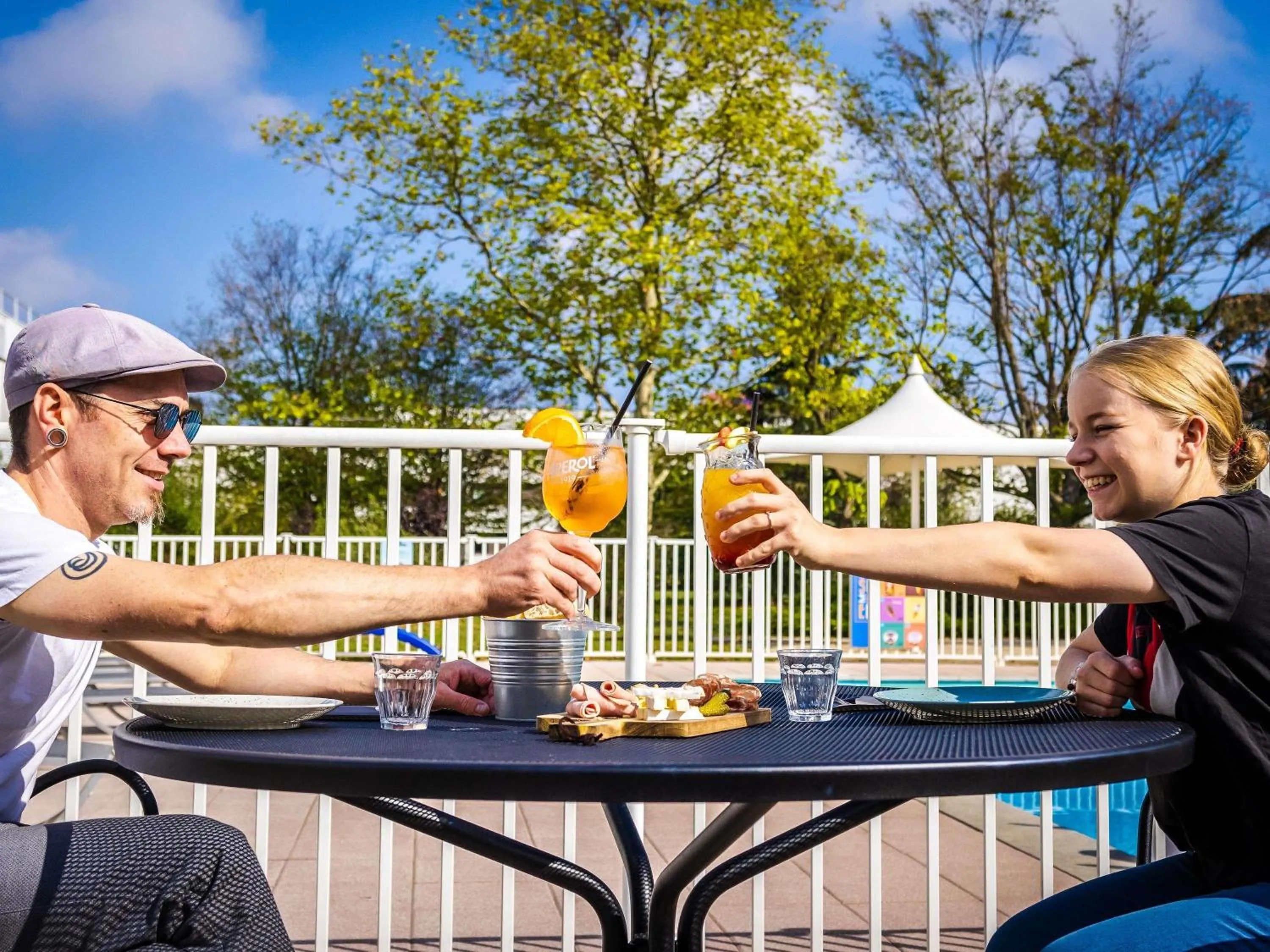 Lounge or bar in Novotel Mulhouse Bâle Fribourg