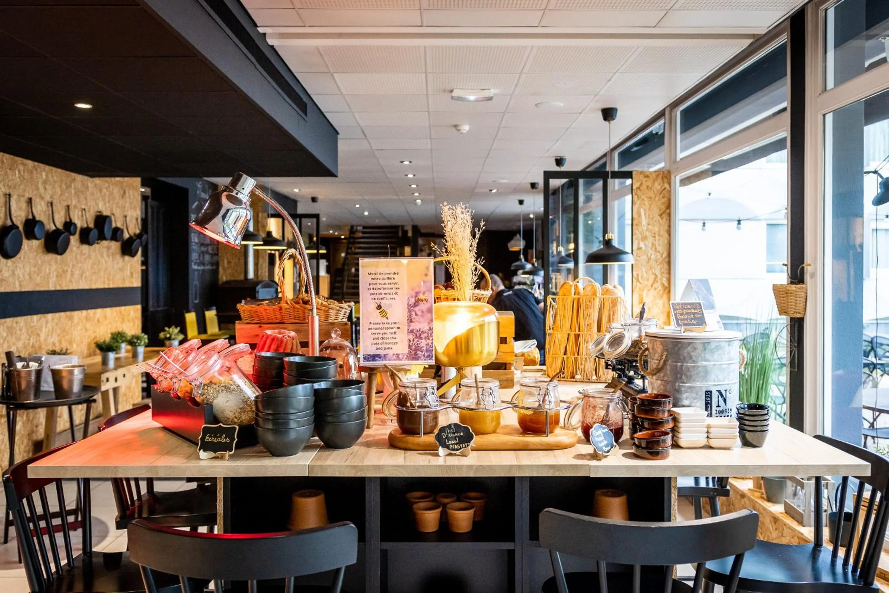 Restaurant/places to eat in Novotel Mulhouse Bâle Fribourg