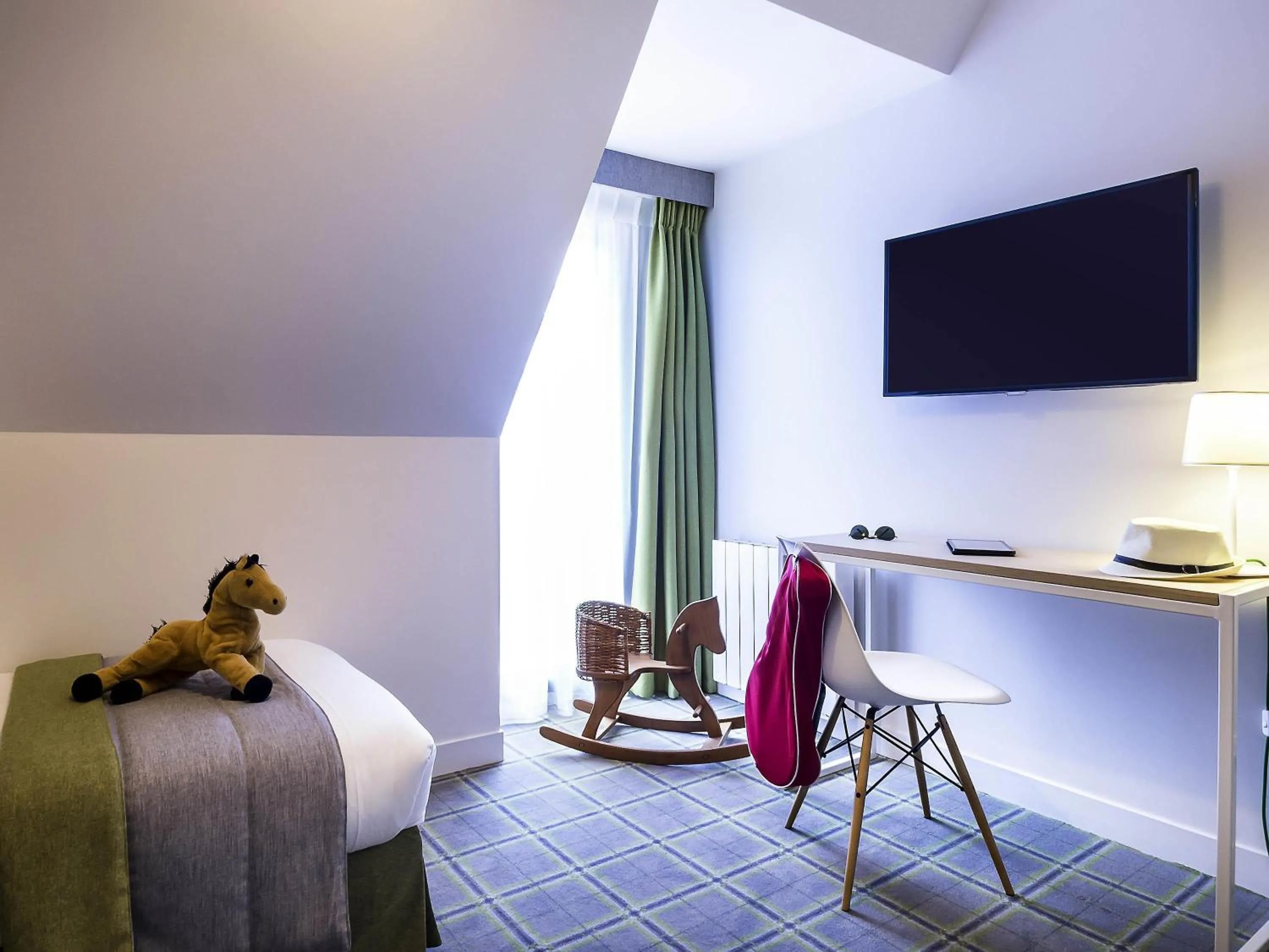 Bedroom, Bed in Mercure Deauville Centre