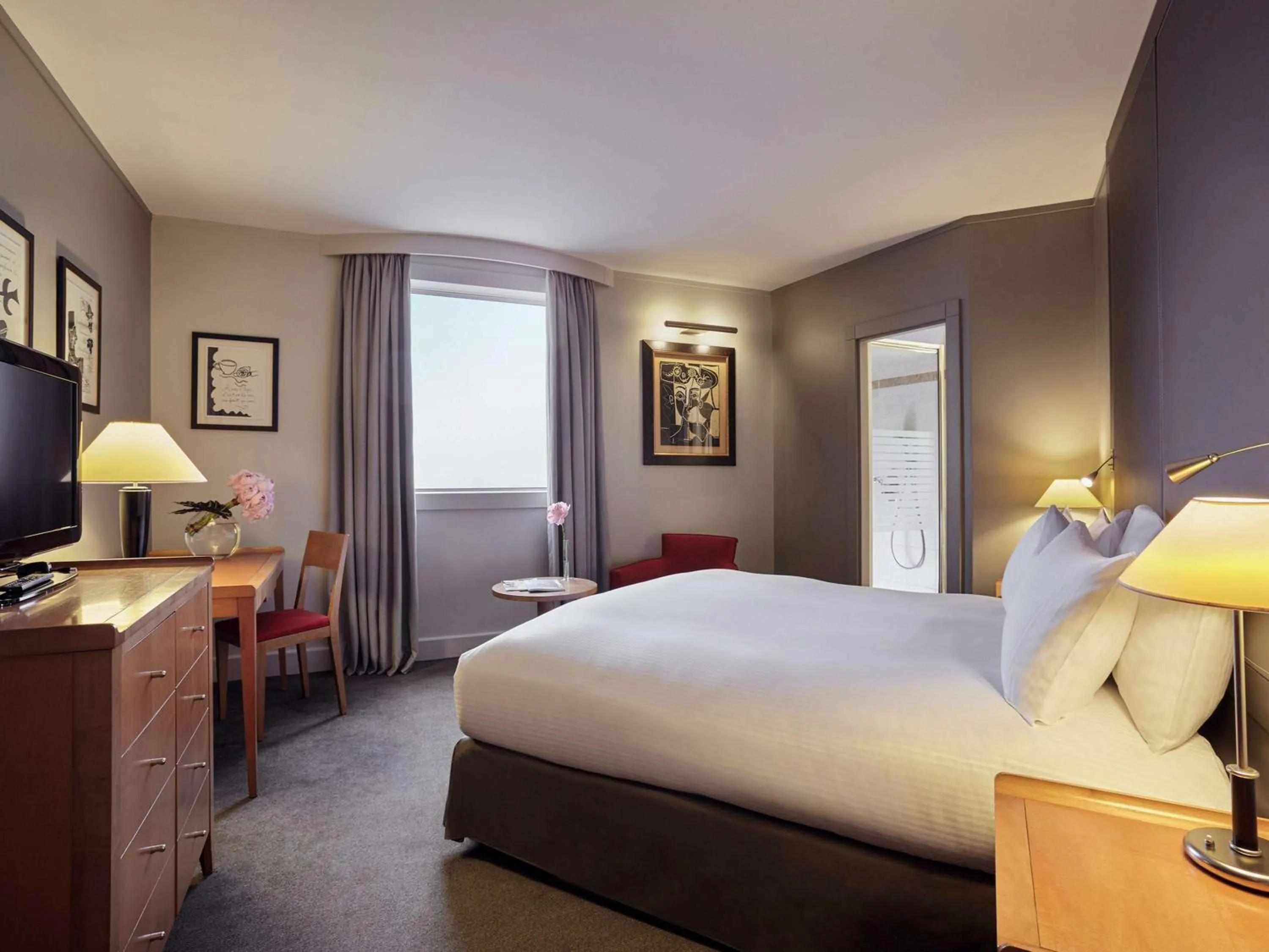 Bedroom, Bed in Pullman Paris La Défense