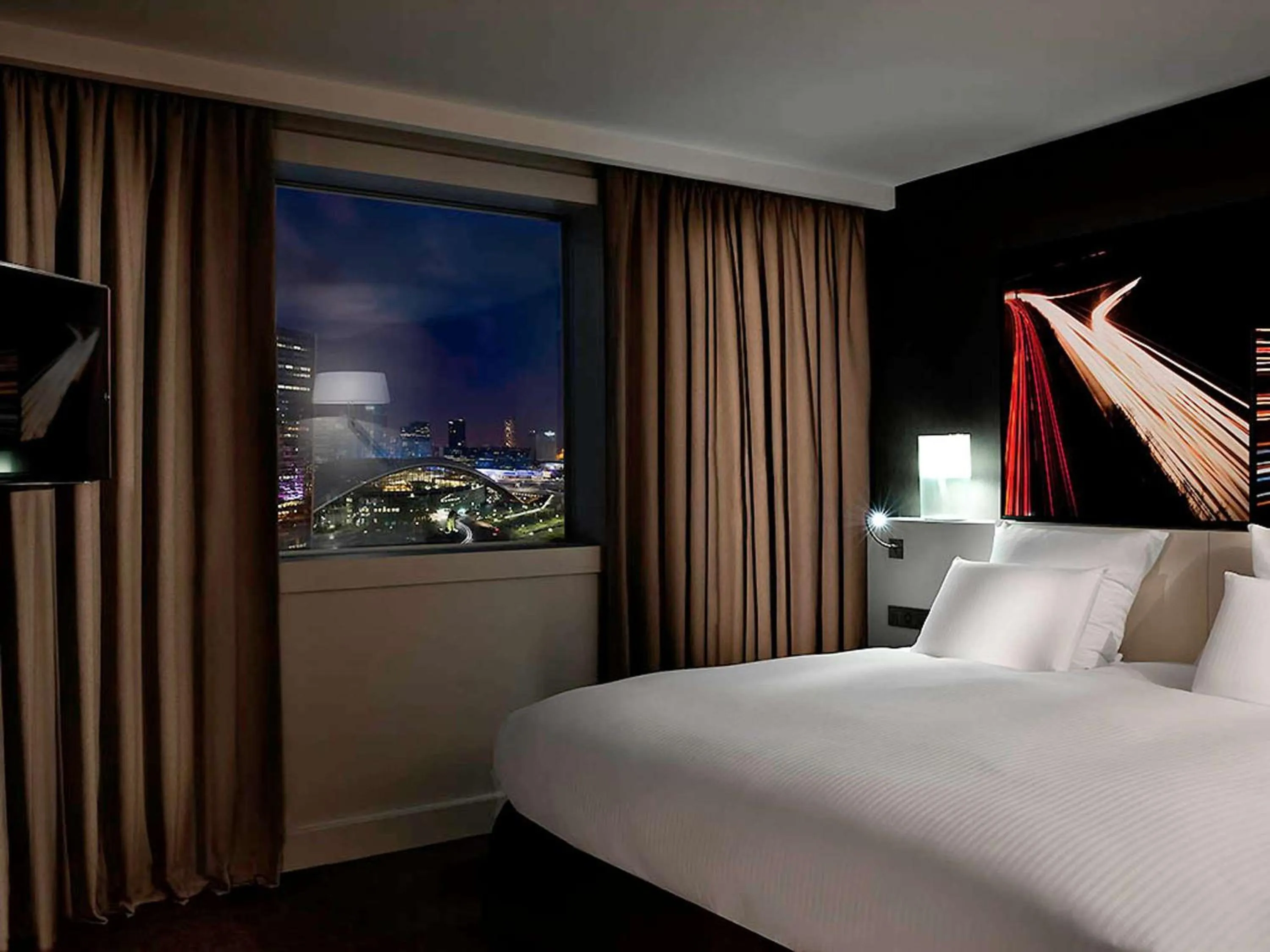 Bedroom, Bed in Pullman Paris La Défense