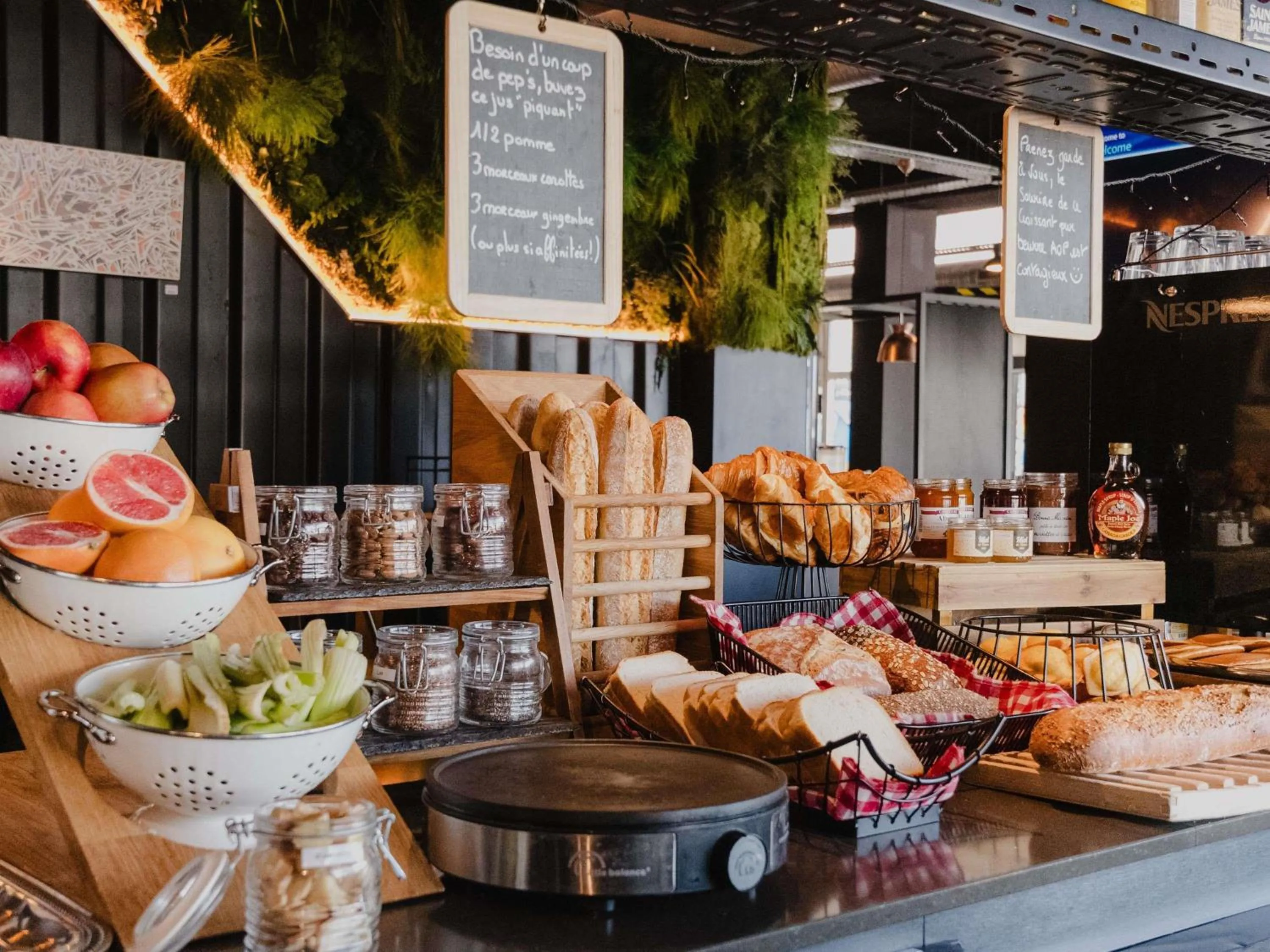 Breakfast in Mercure Le Havre Centre Bassin Du Commerce