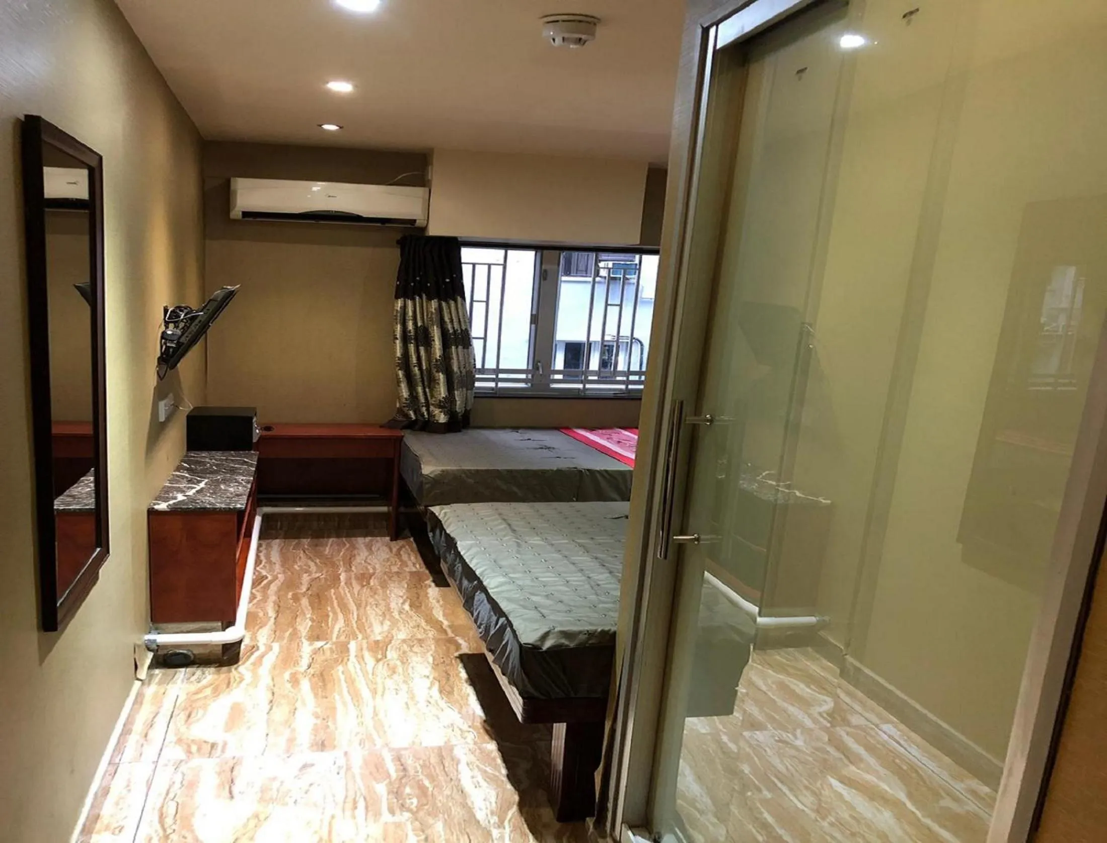 Decorative detail, Bed in Rich Hostel