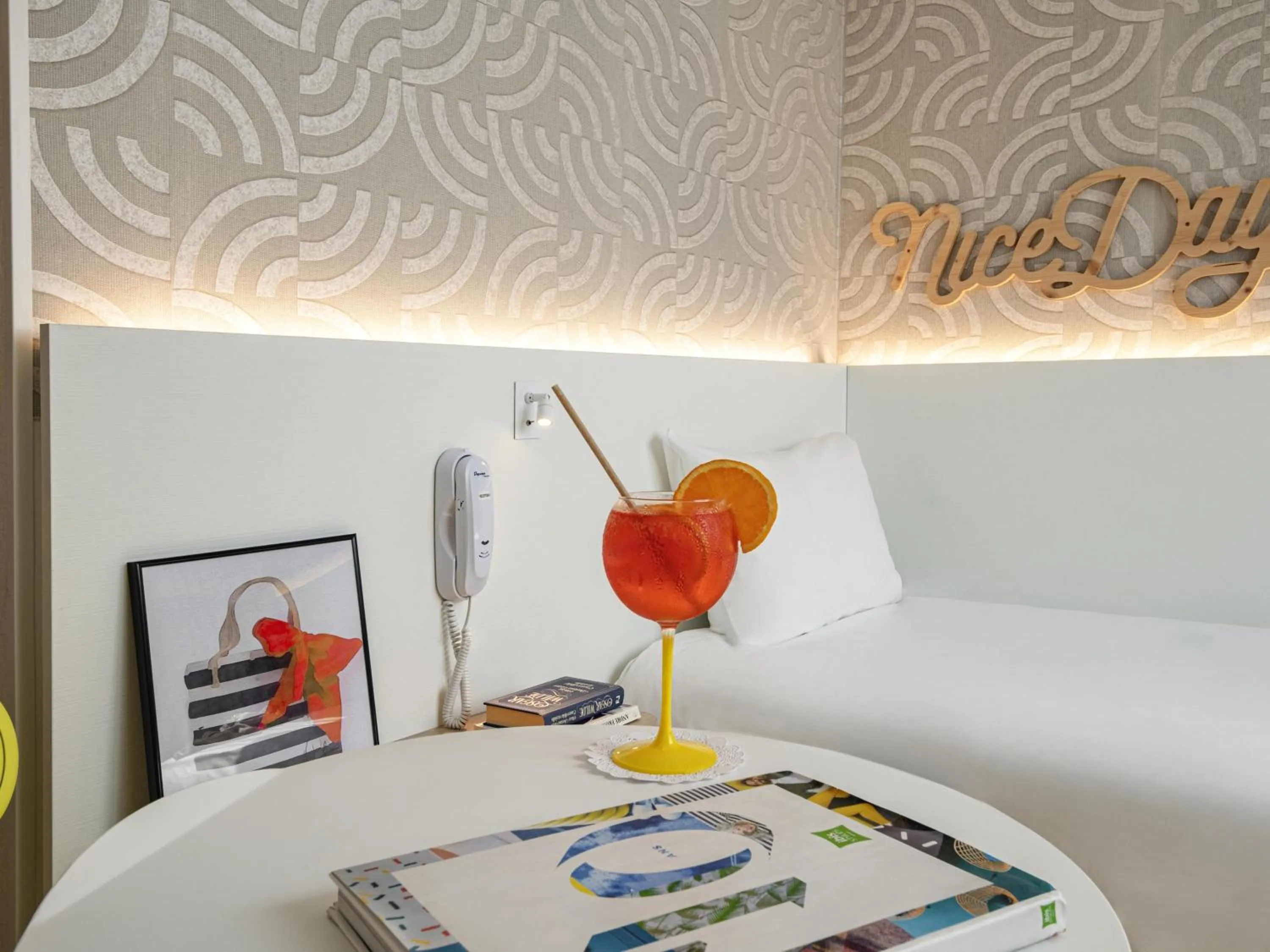 Bedroom in ibis Styles Nice Cap 3000 Aéroport