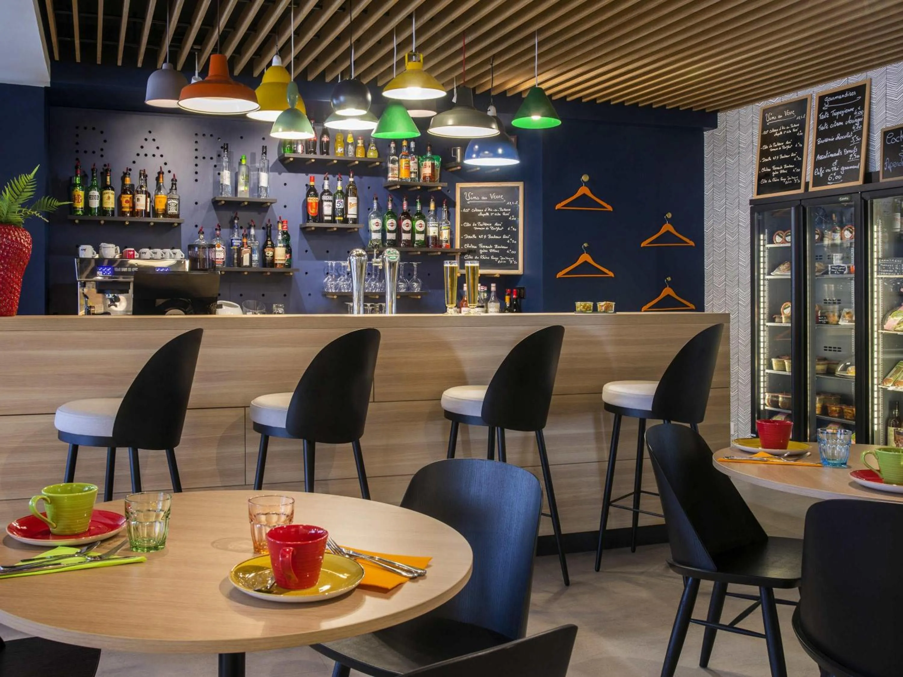 Lounge or bar in ibis Styles Nice Cap 3000 Aéroport