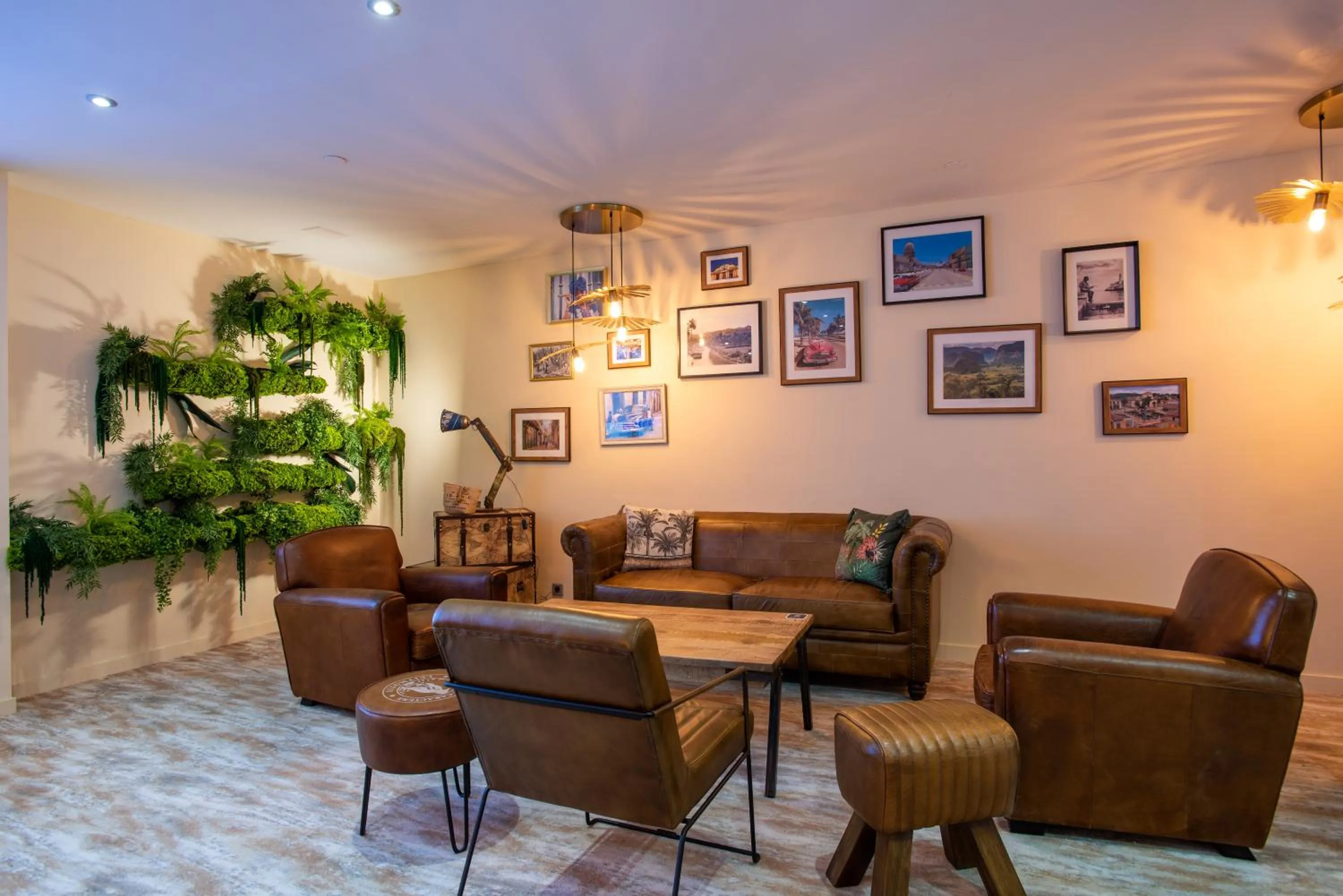 Lounge or bar in Mercure Marseille Centre Vieux Port