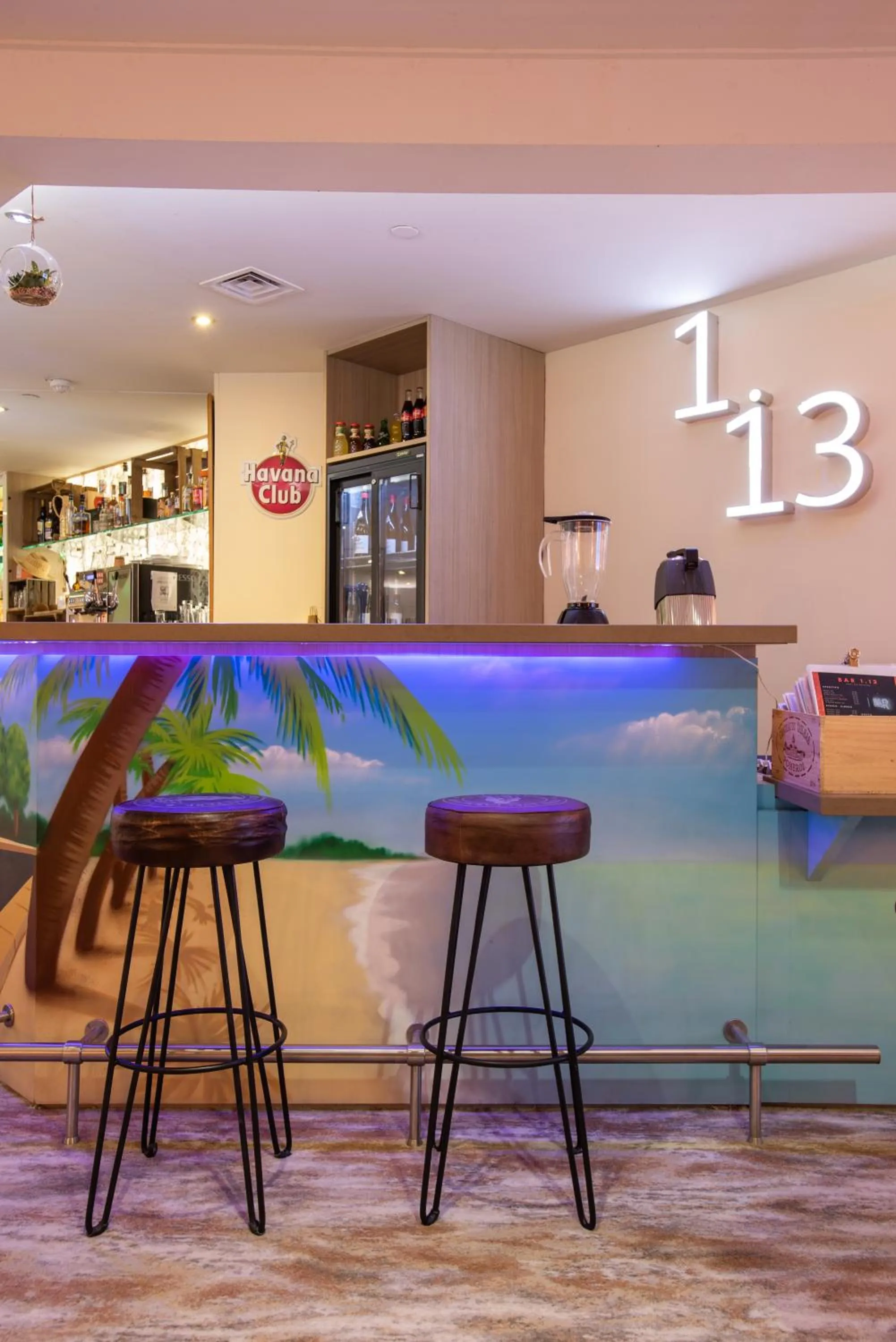 Lounge or bar in Mercure Marseille Centre Vieux Port