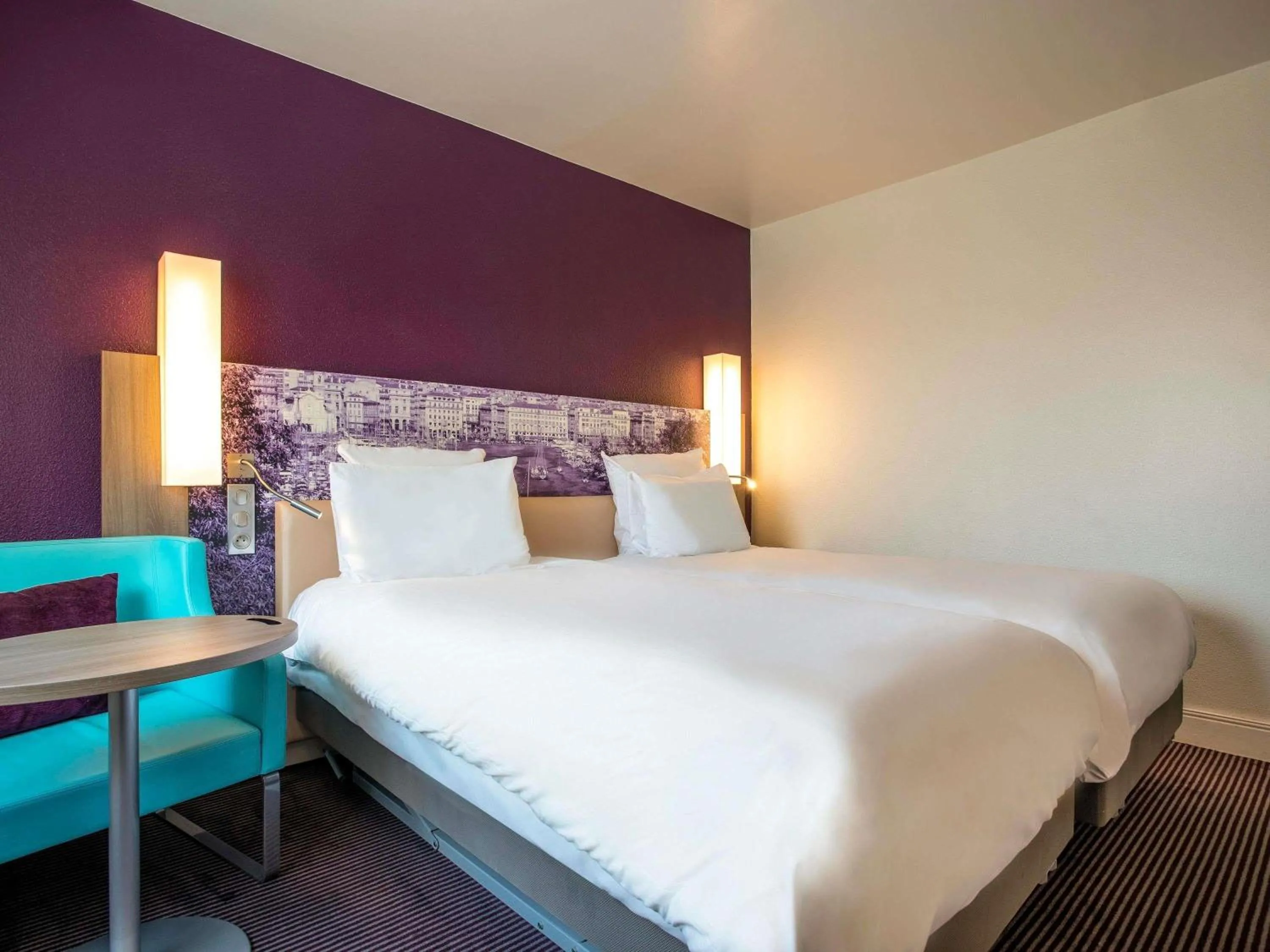 Bedroom, Bed in Mercure Marseille Centre Vieux Port