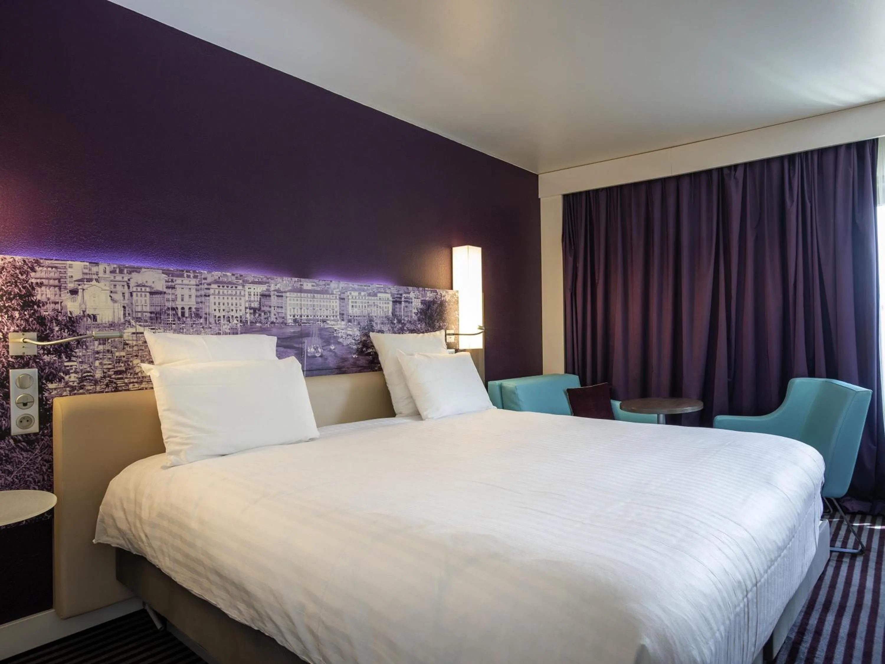 Bedroom, Bed in Mercure Marseille Centre Vieux Port