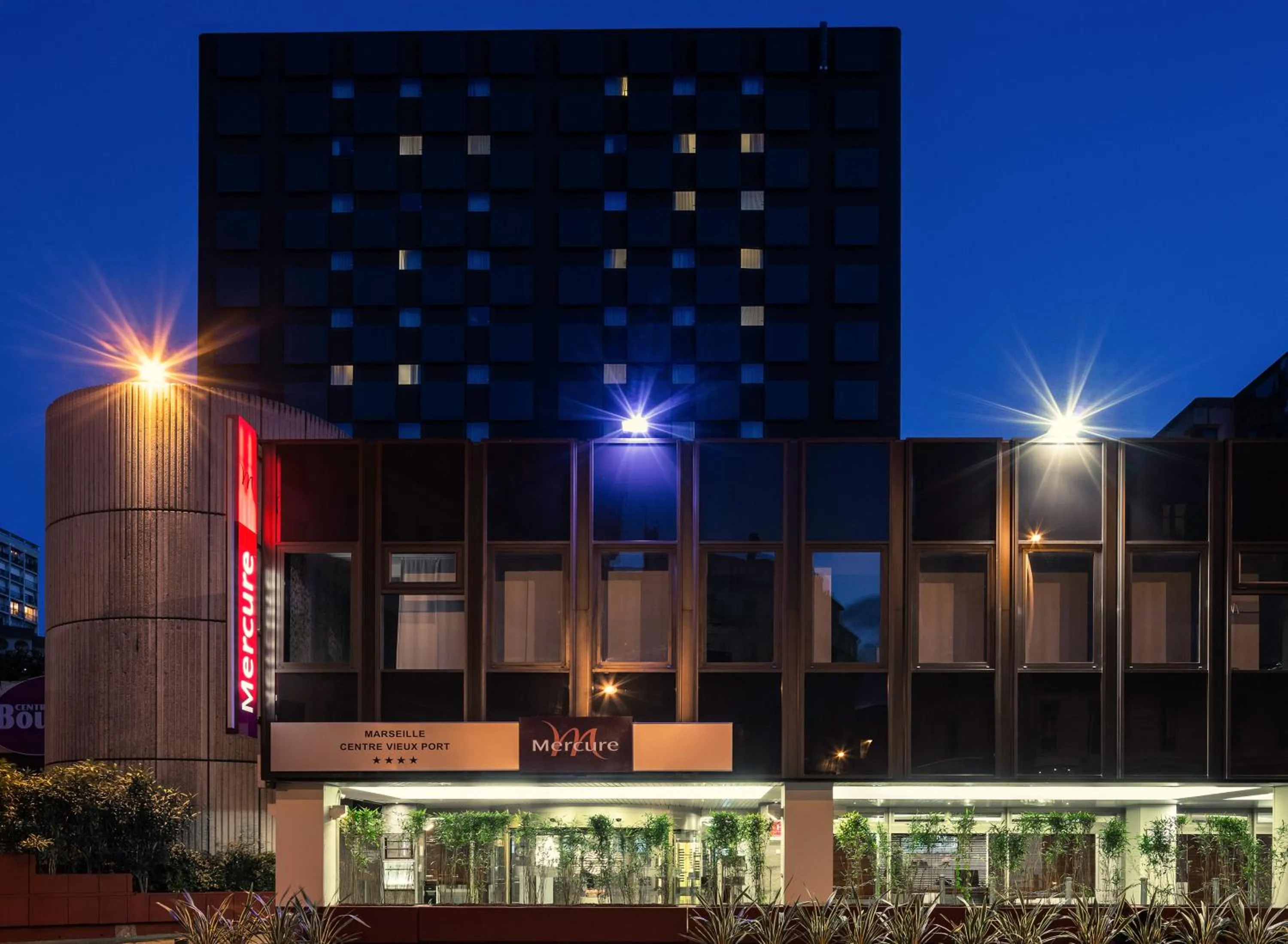 Facade/entrance in Mercure Marseille Centre Vieux Port