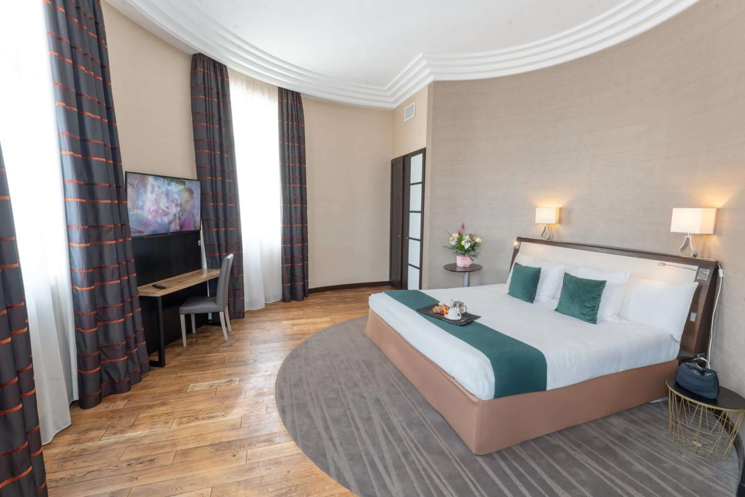 Bed in Mercure Le Mans Centre