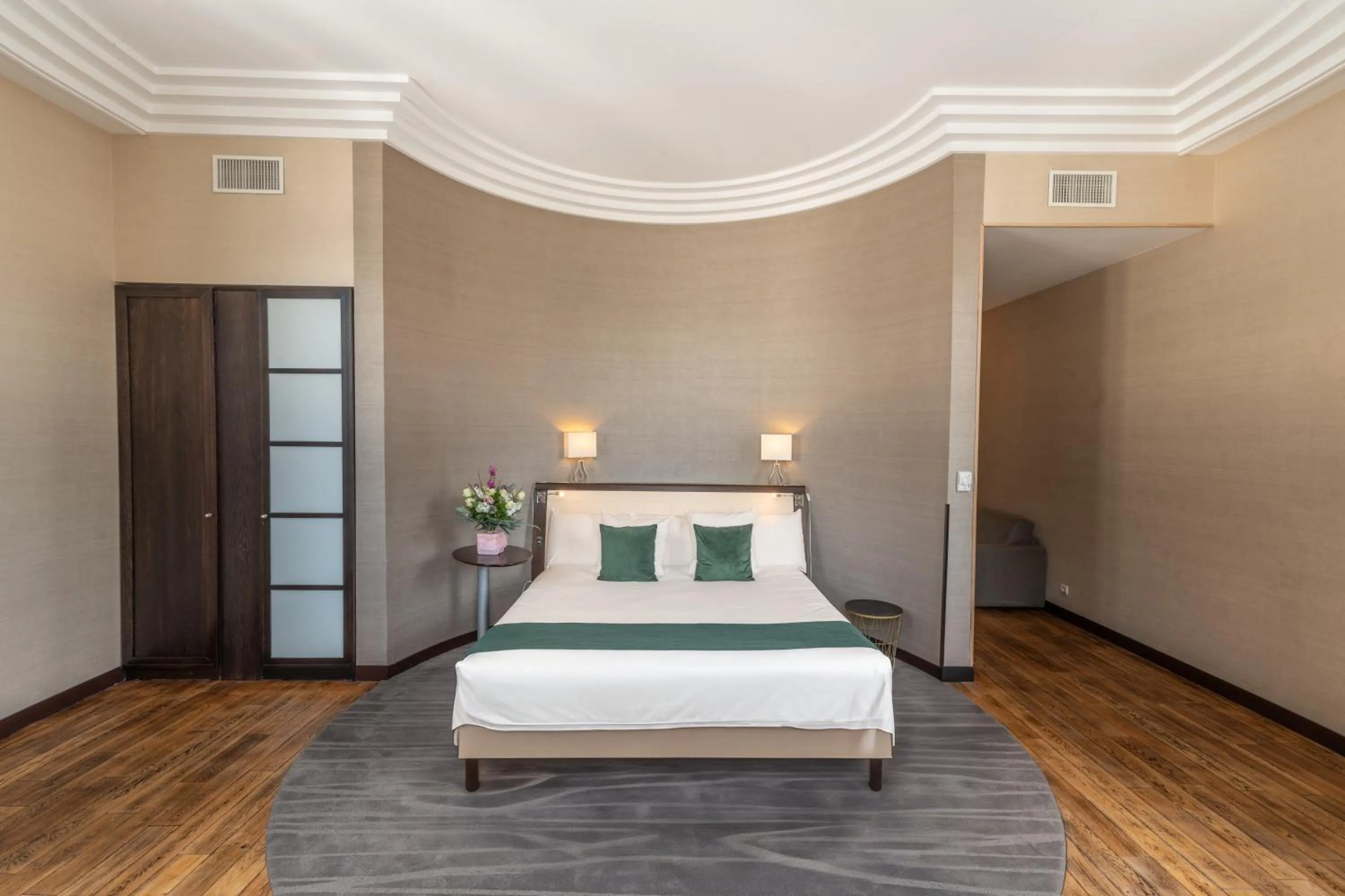 Bed in Mercure Le Mans Centre