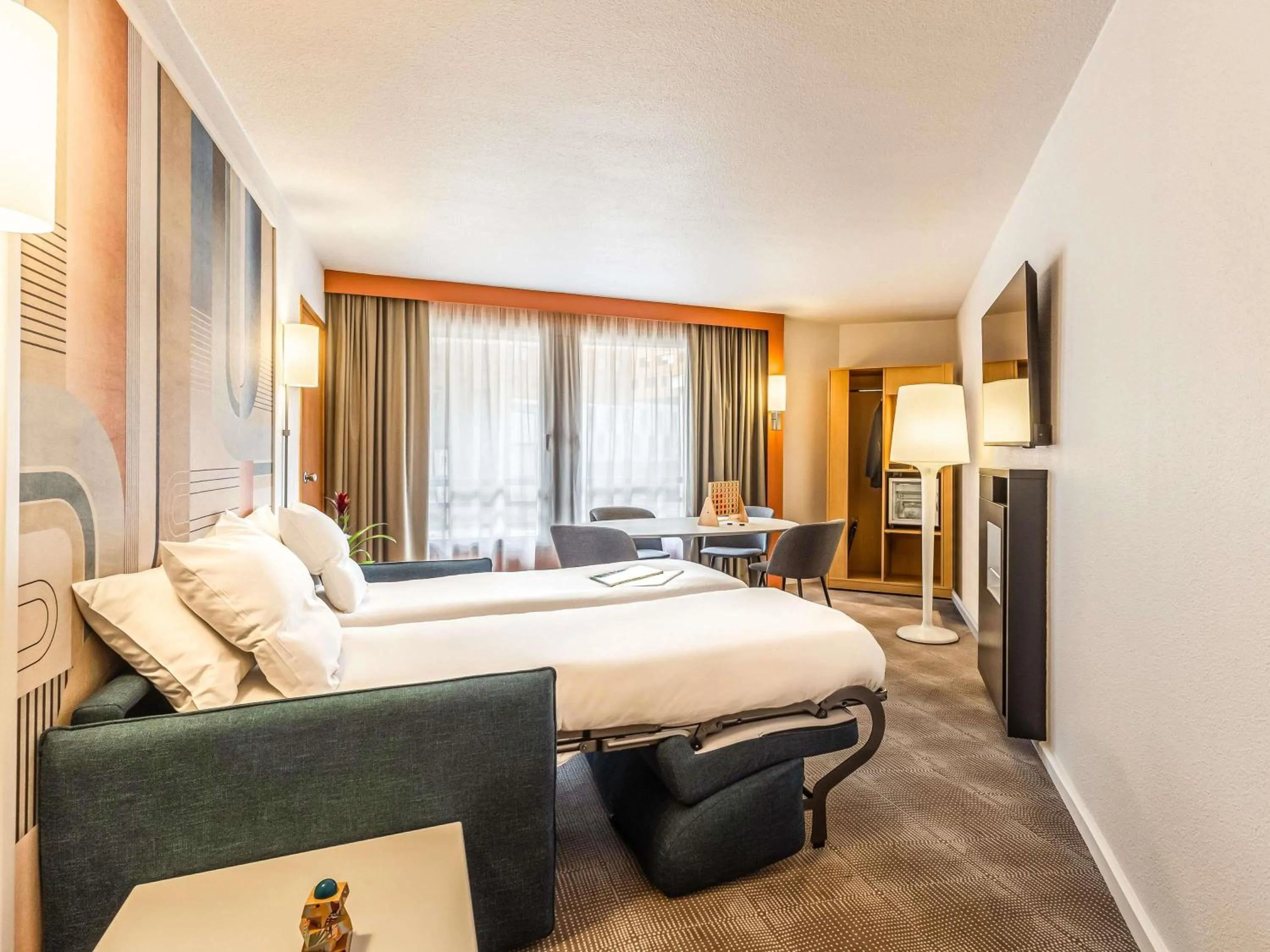 Bedroom, Bed in Novotel Lille Centre Gares