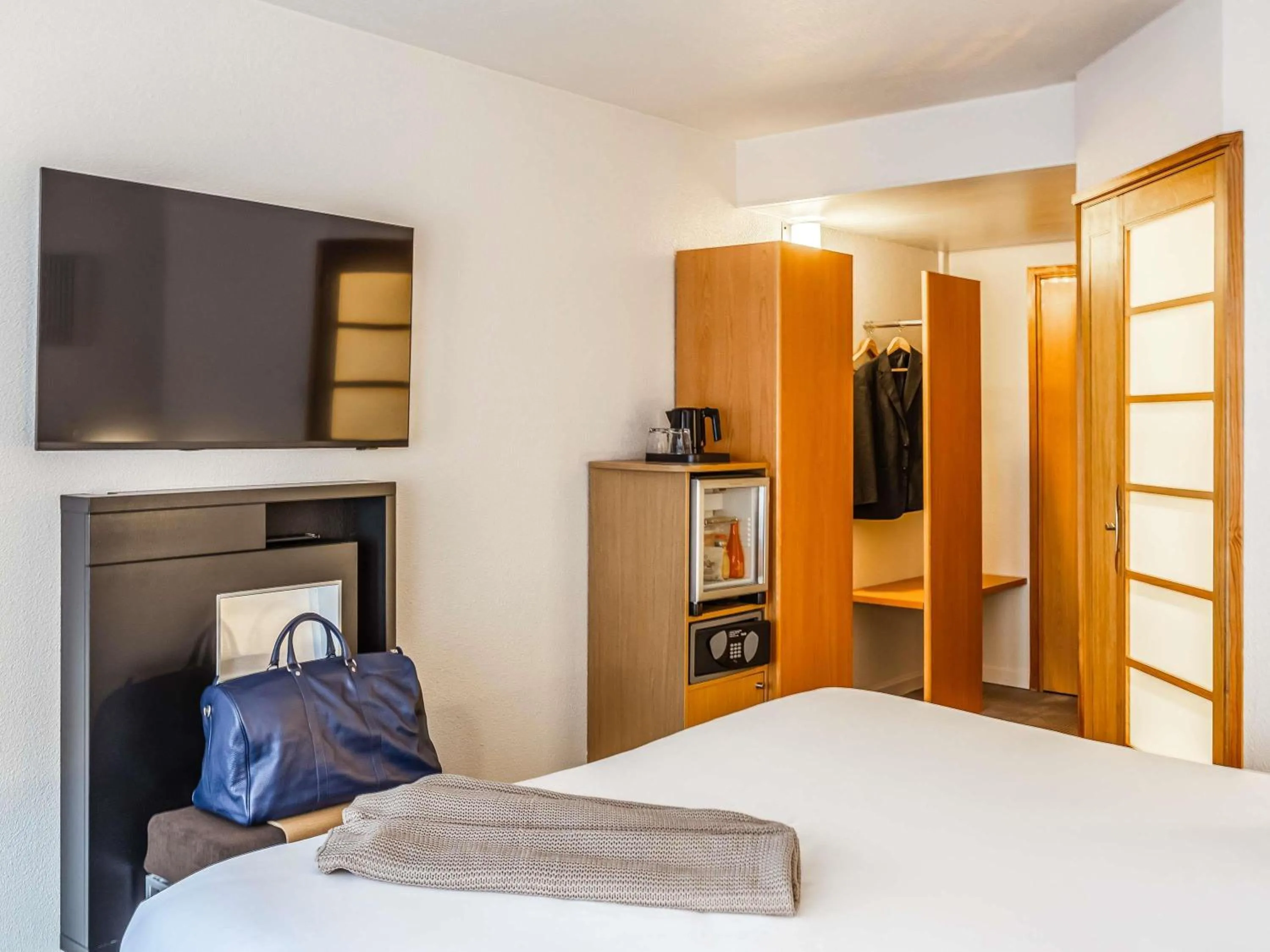 Bedroom, Bed in Novotel Lille Centre Gares