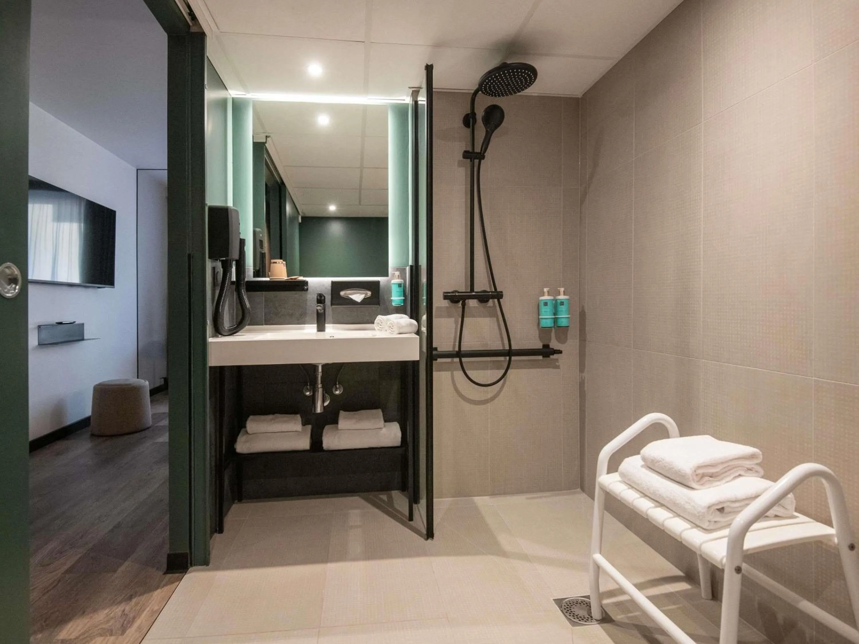 Bedroom in Novotel Nice Aéroport Cap 3000