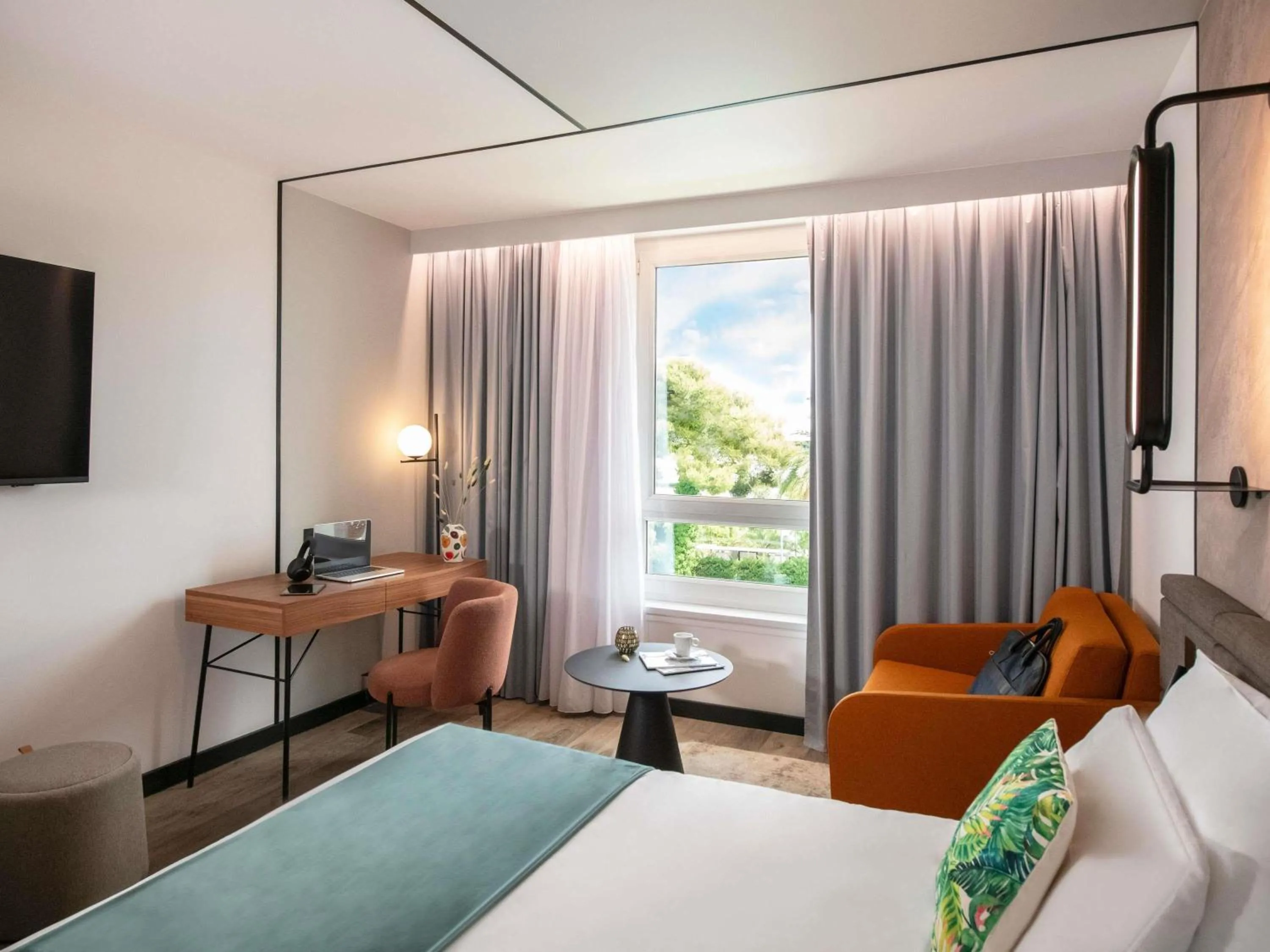 Bedroom, Bed in Novotel Nice Aéroport Cap 3000