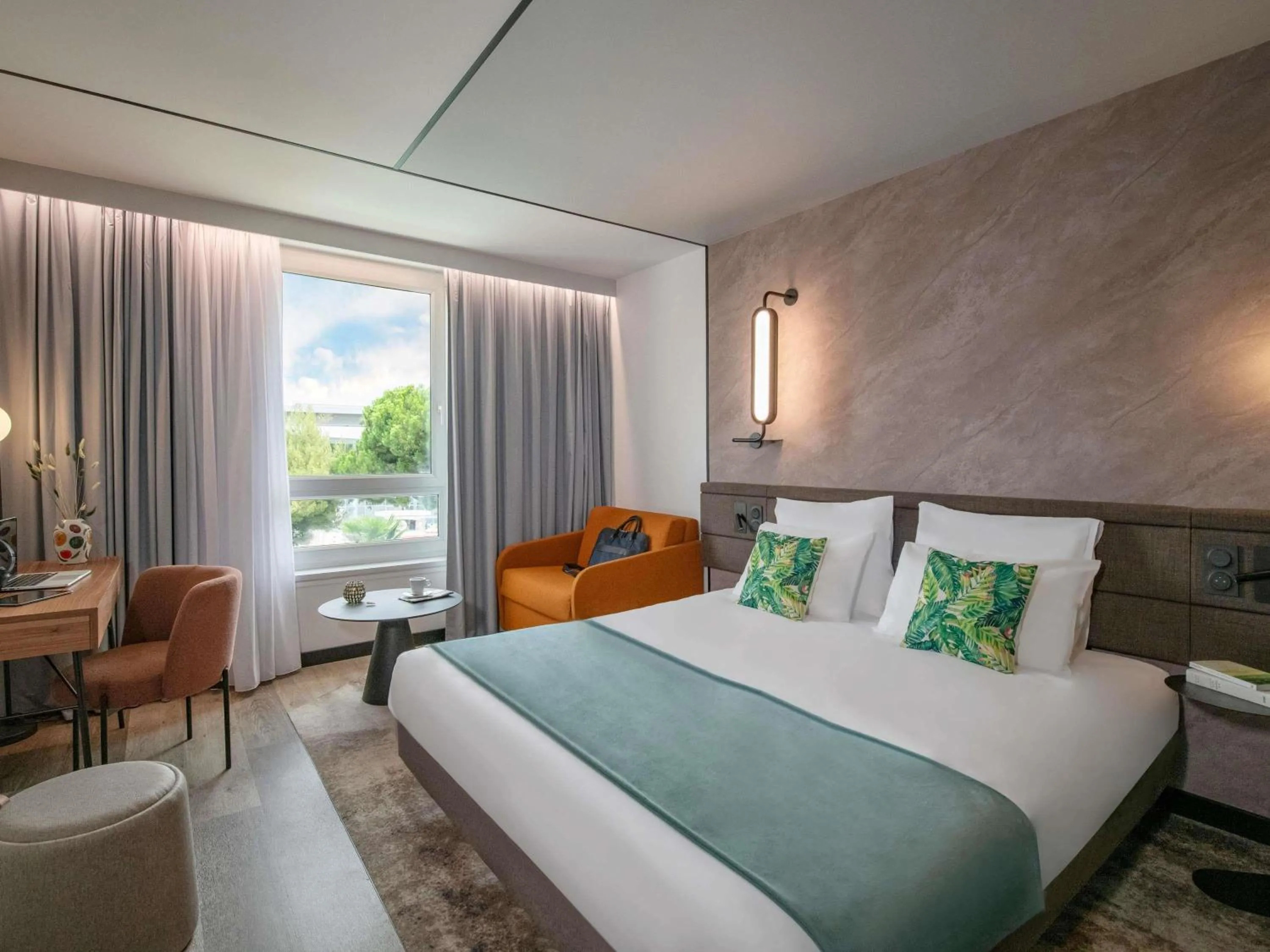 Bedroom, Bed in Novotel Nice Aéroport Cap 3000