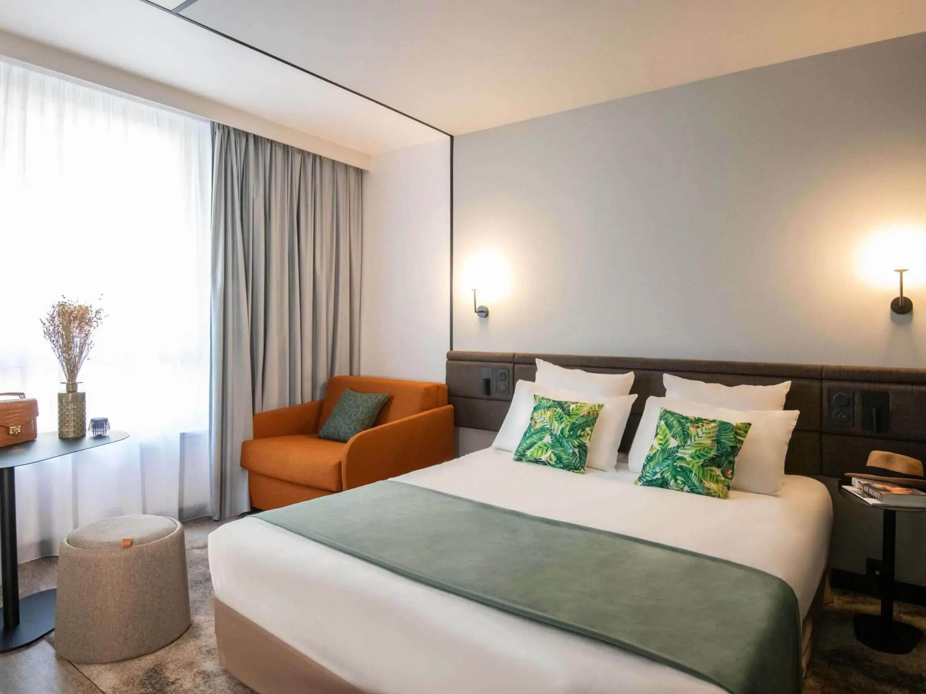 Superior room with 1 Queensize bed and 1 single sofa bed - Garden View in Novotel Nice Aéroport Cap 3000 Superior room with 1 Queensize bed and 1 single sofa bed - Garden View in Novotel Nice Aéroport Cap 3000