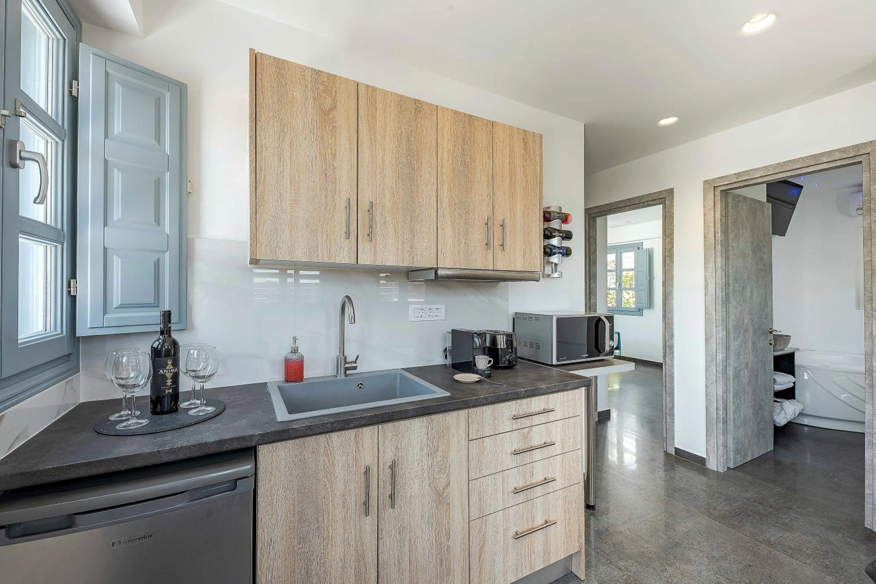 Kitchen or kitchenette in BlackStone Luxury Suites