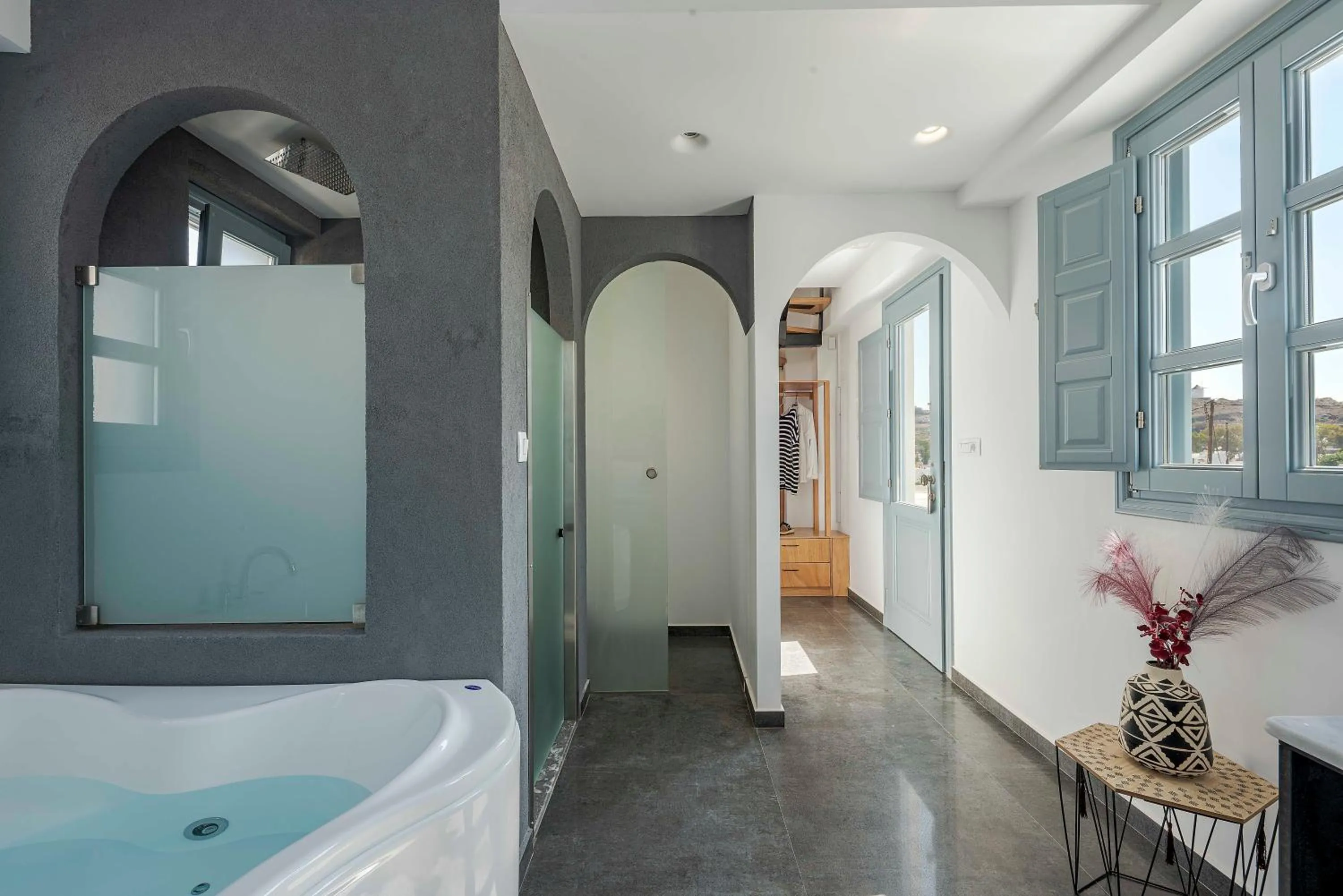 Bathroom, Bed in BlackStone Luxury Suites