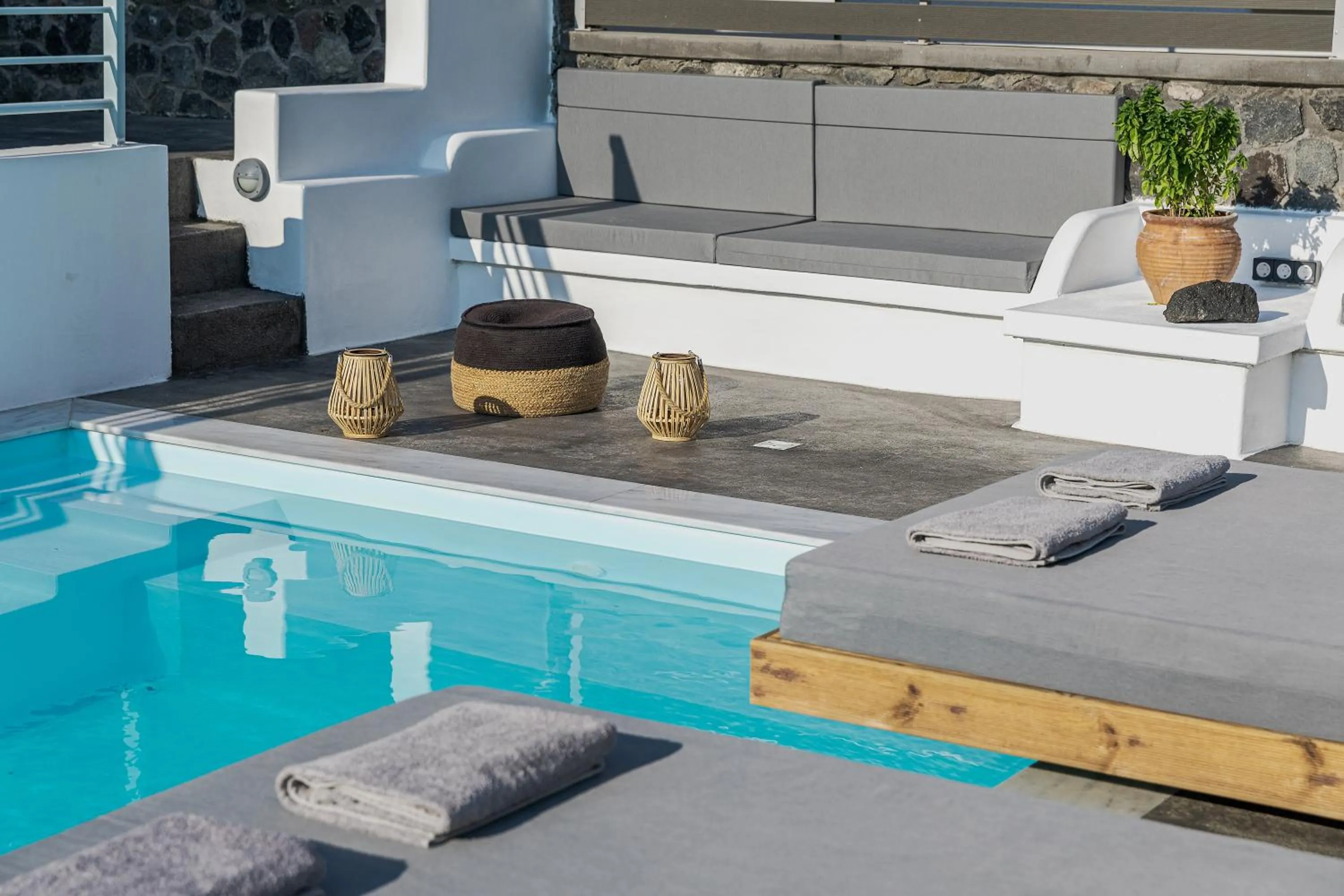 BlackStone Luxury Suites