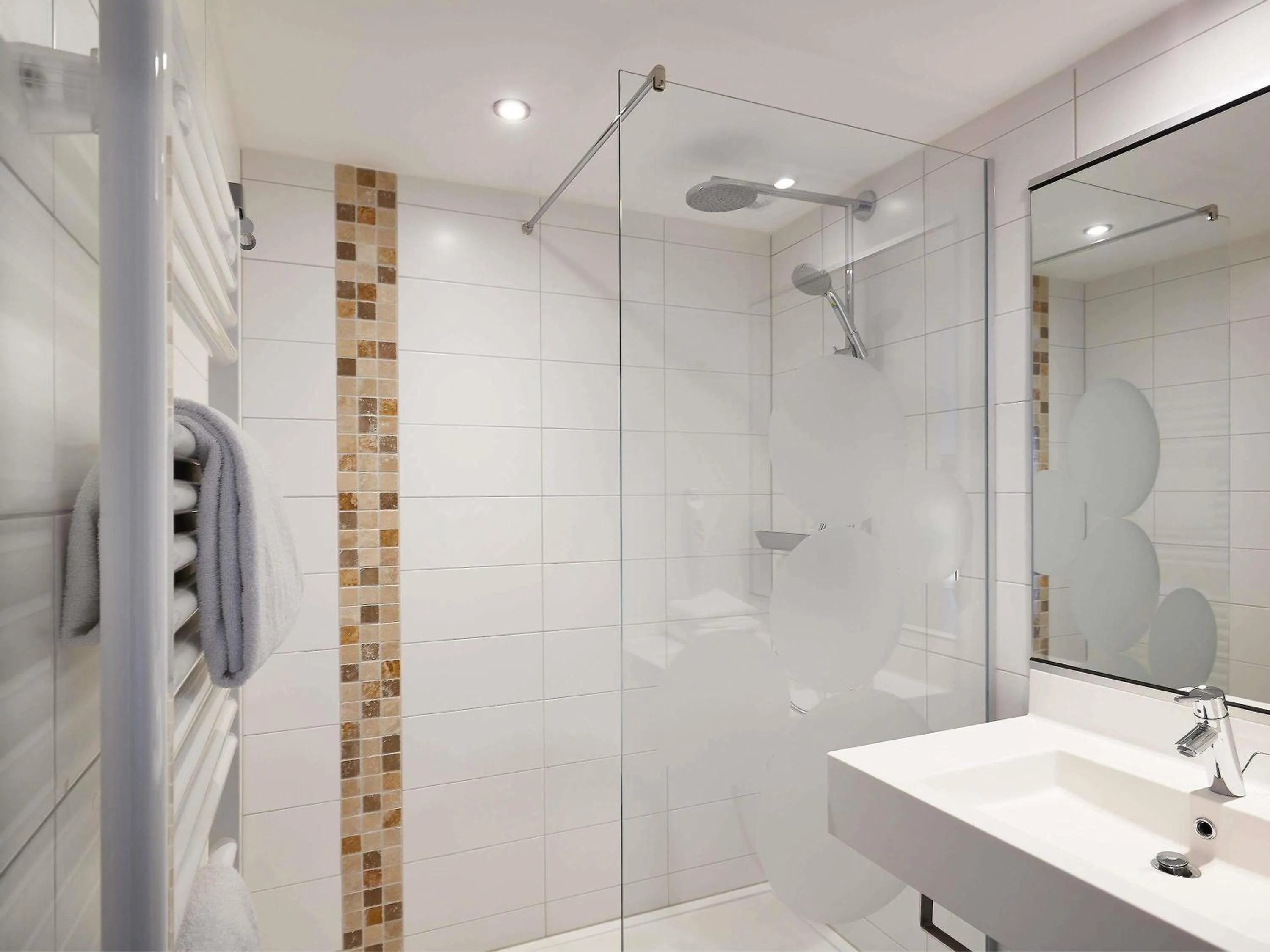 Bedroom in Ibis Styles Colmar Nord