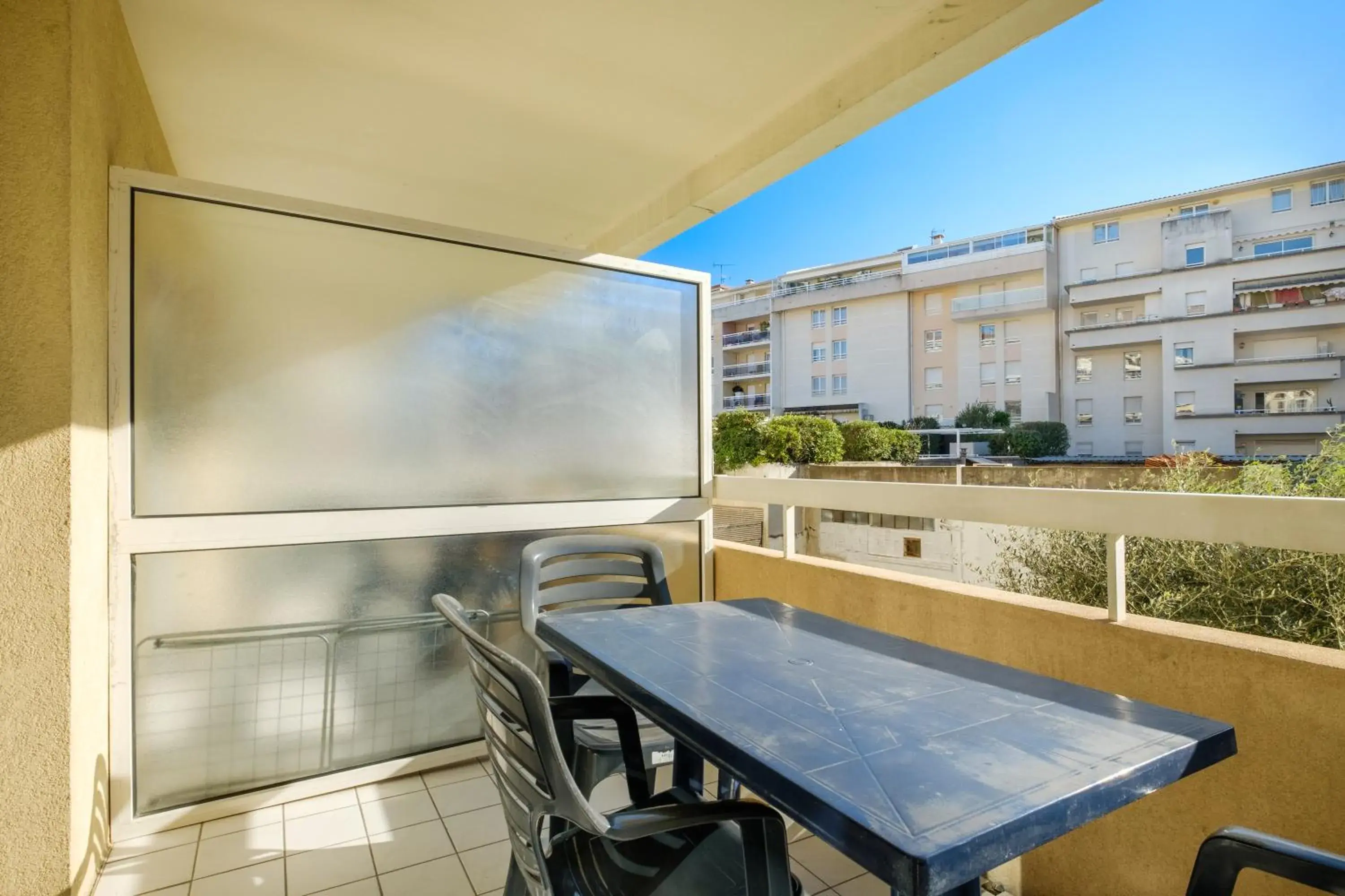 Standard Triple Studio in Residhotel Cannes Festival Standard Triple Studio in Residhotel Cannes Festival