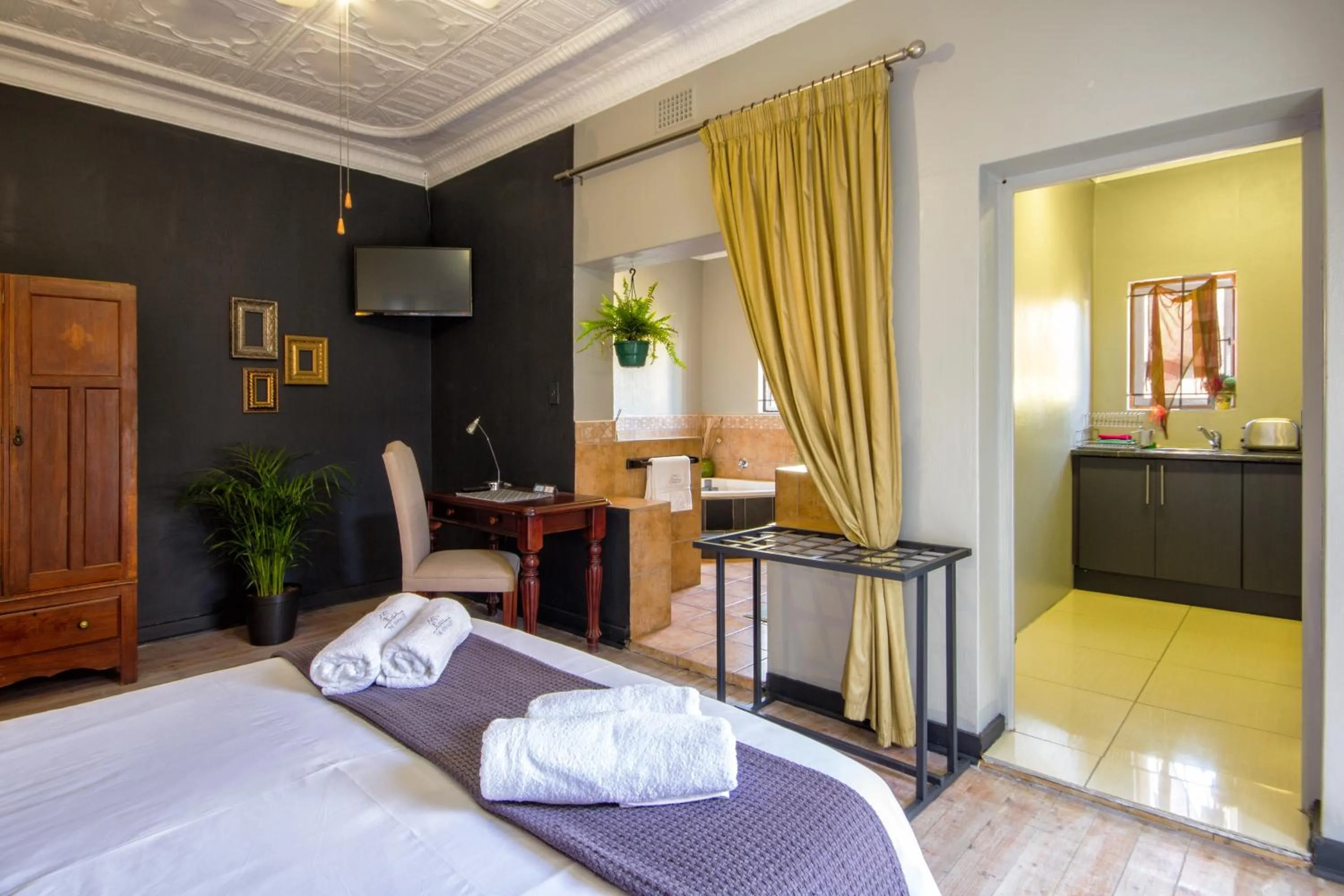 Photo of the whole room, Bed in The Minimalist Studio B