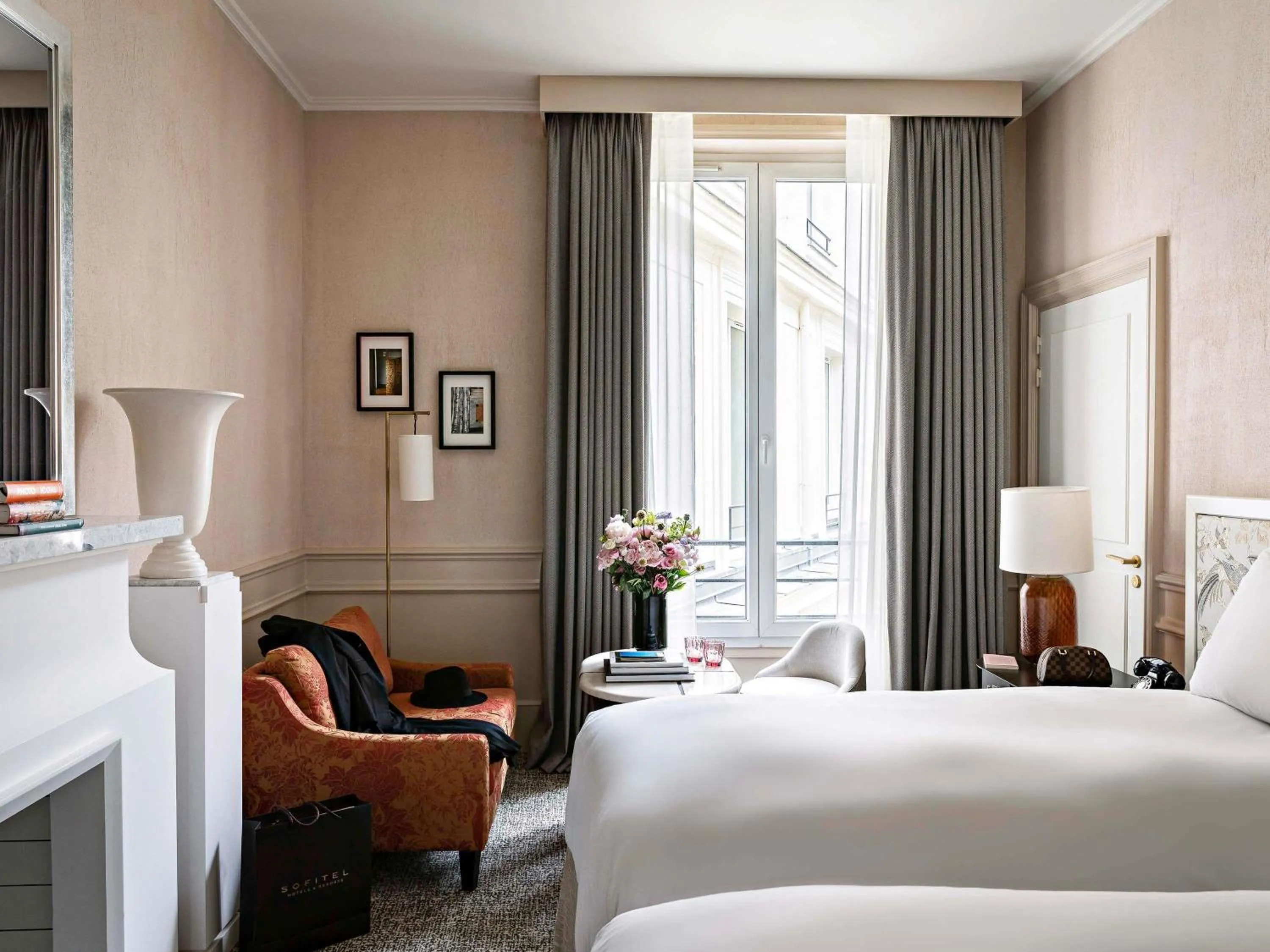 Bedroom, Bed in Sofitel Le Scribe Paris Opera