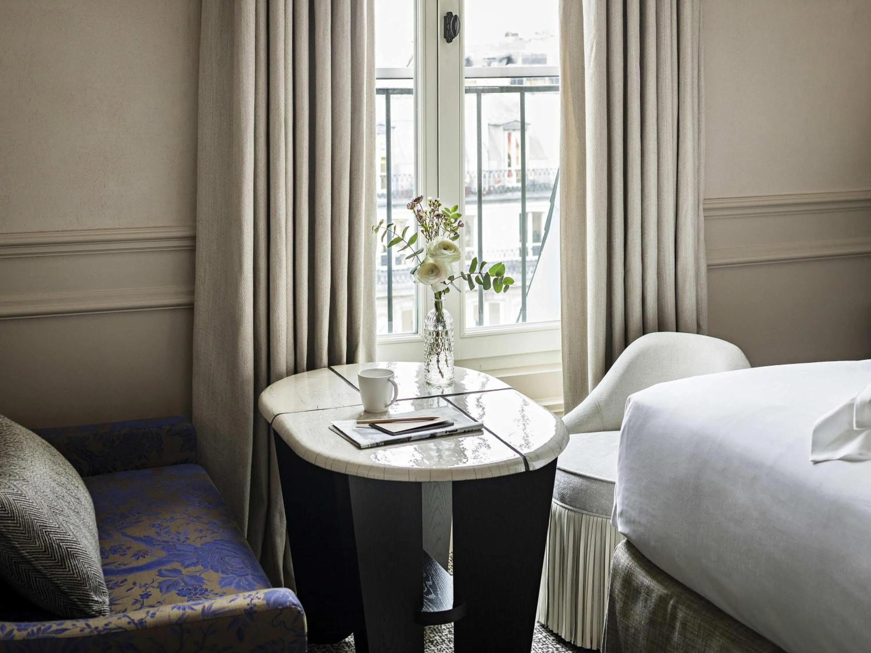 Bedroom, Bed in Sofitel Le Scribe Paris Opera