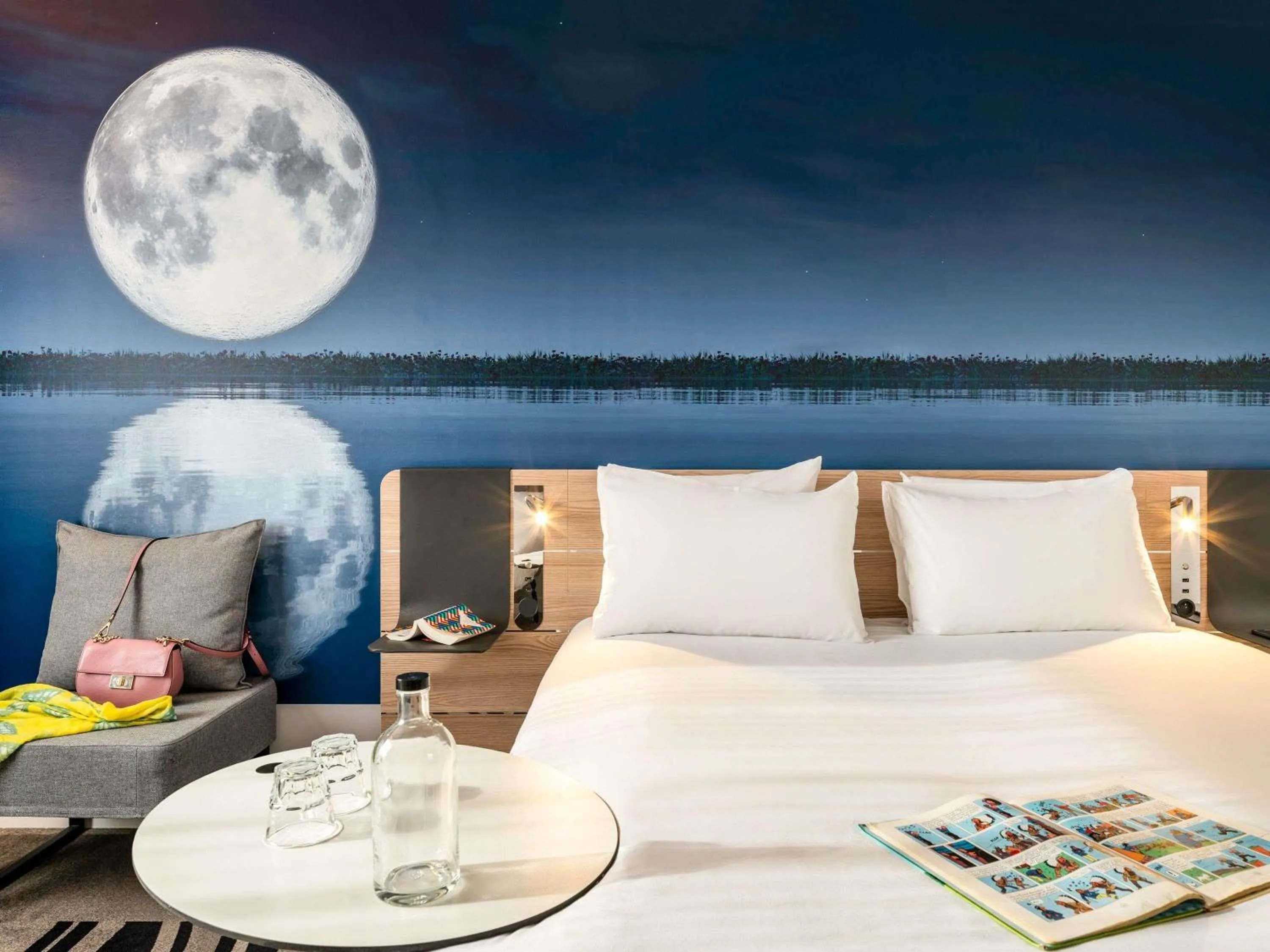 Property building, Bed in Novotel Marne-la-Vallée Noisy-le-Grand