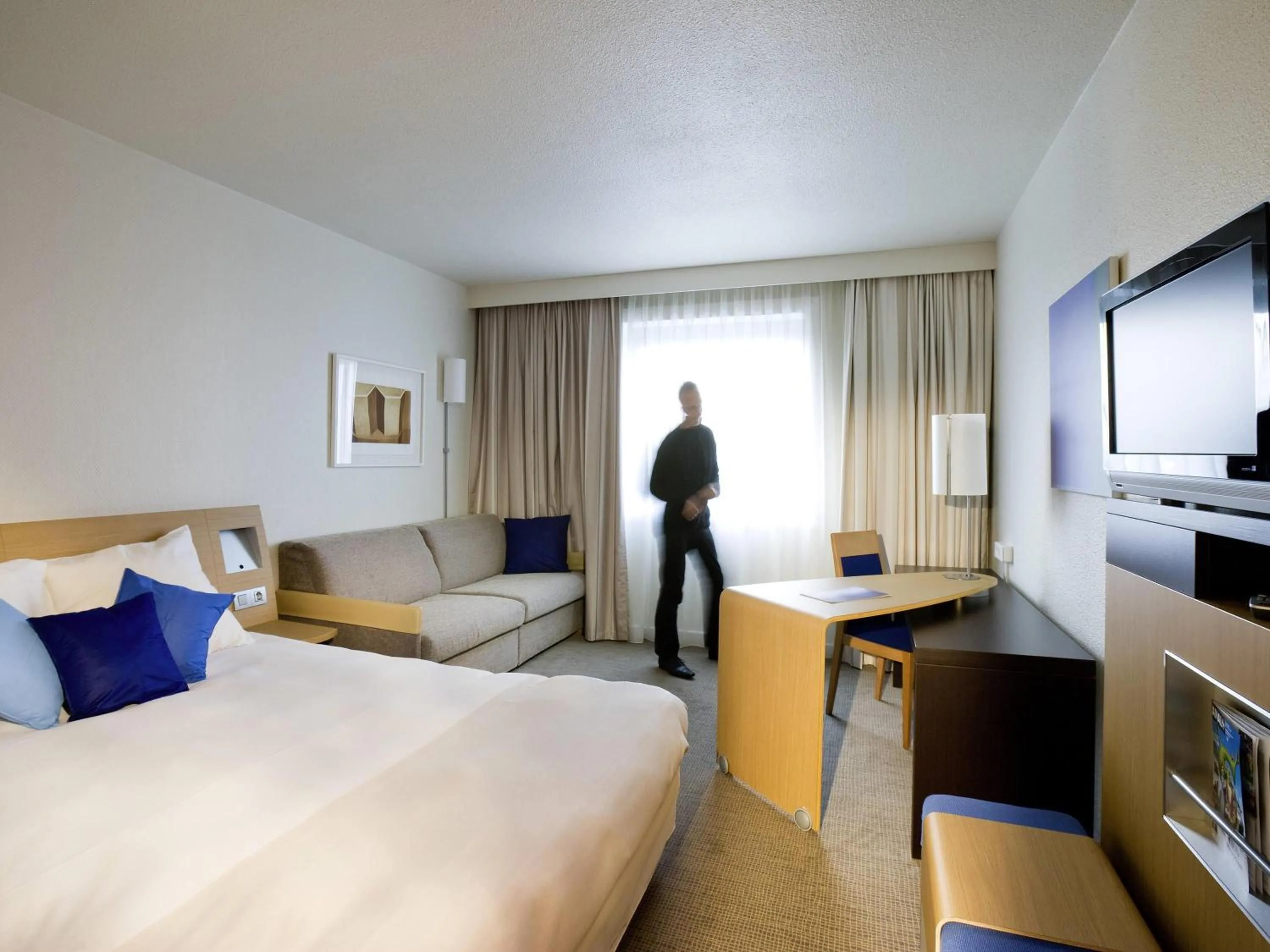 Bedroom, Bed in Novotel Marne-la-Vallée Noisy-le-Grand