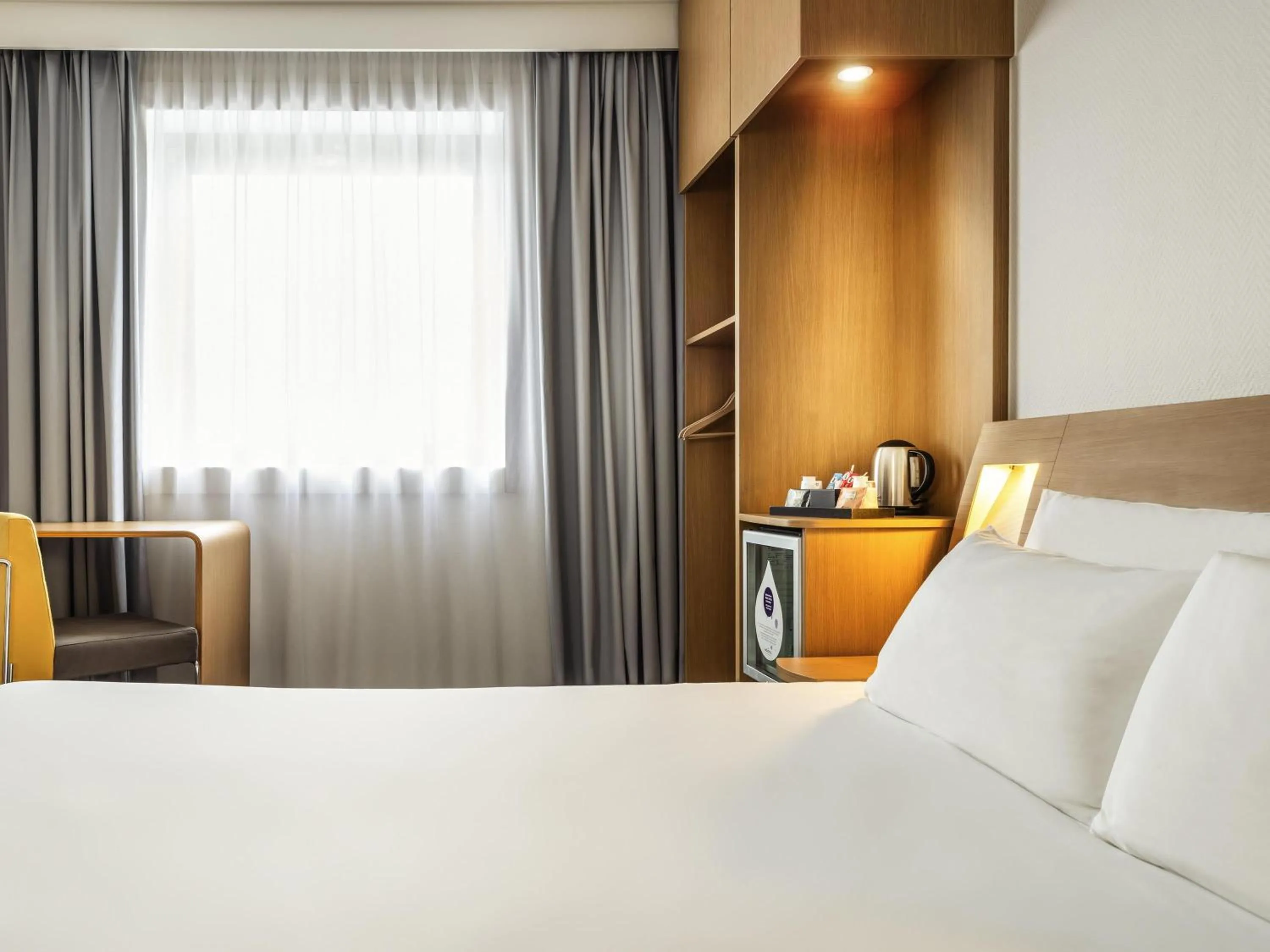 Bedroom, Bed in Novotel Marne-la-Vallée Noisy-le-Grand